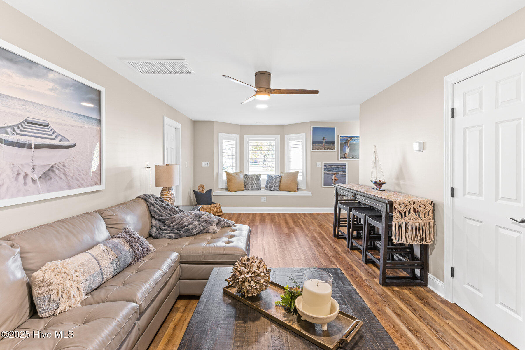 100542757 | Photo 32