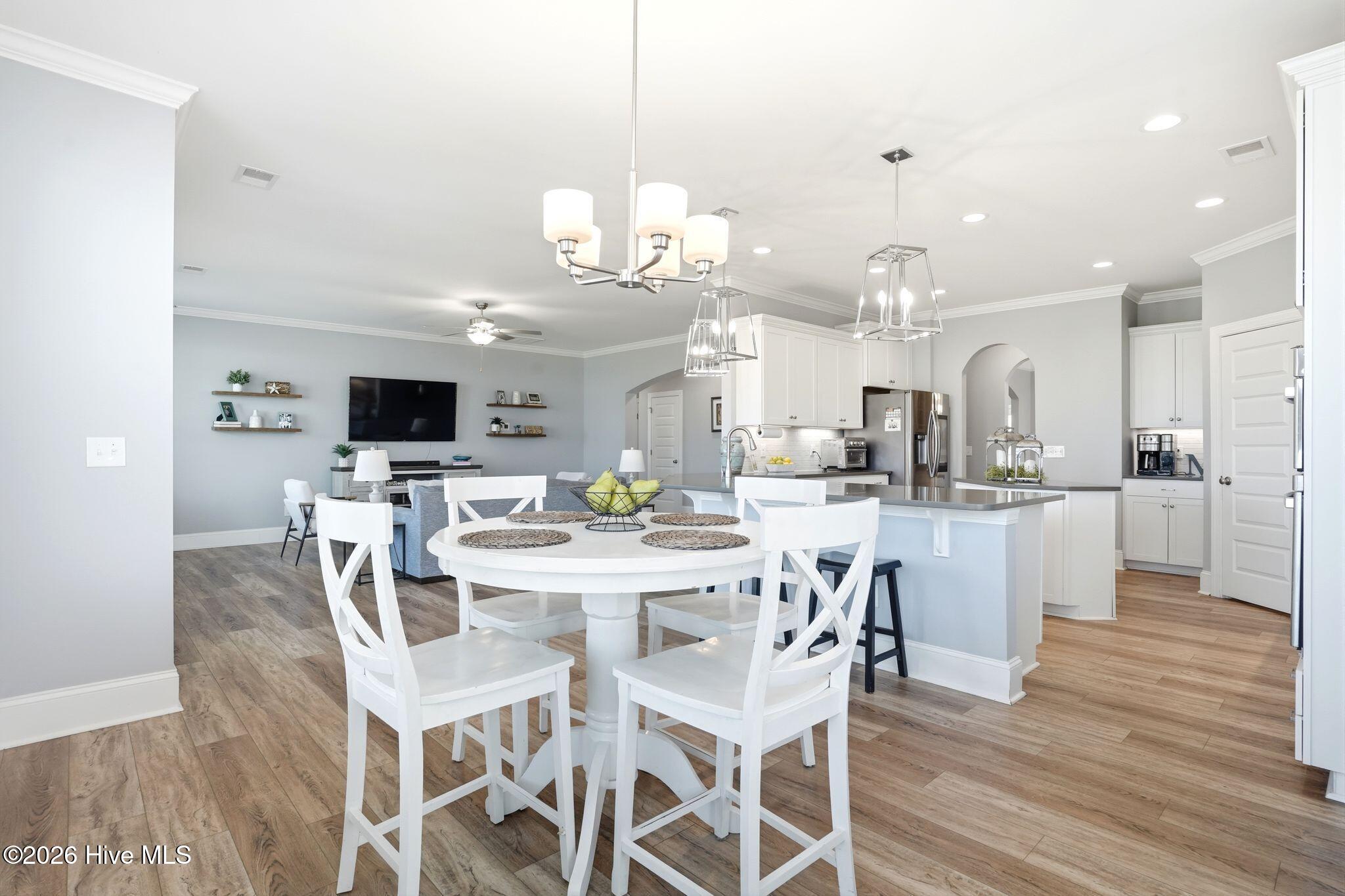 100563287 | Photo 27