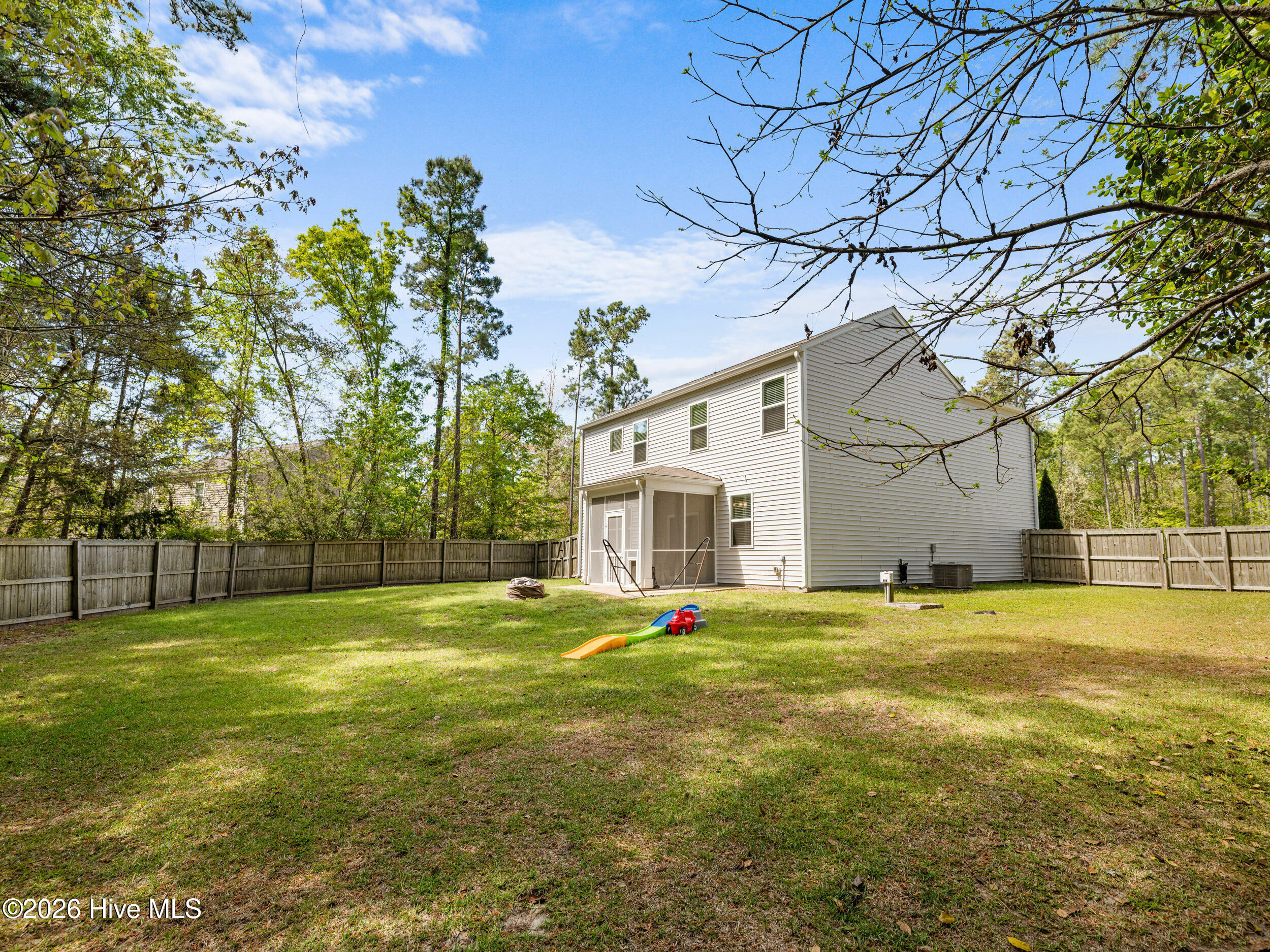 100567072 | Photo 48