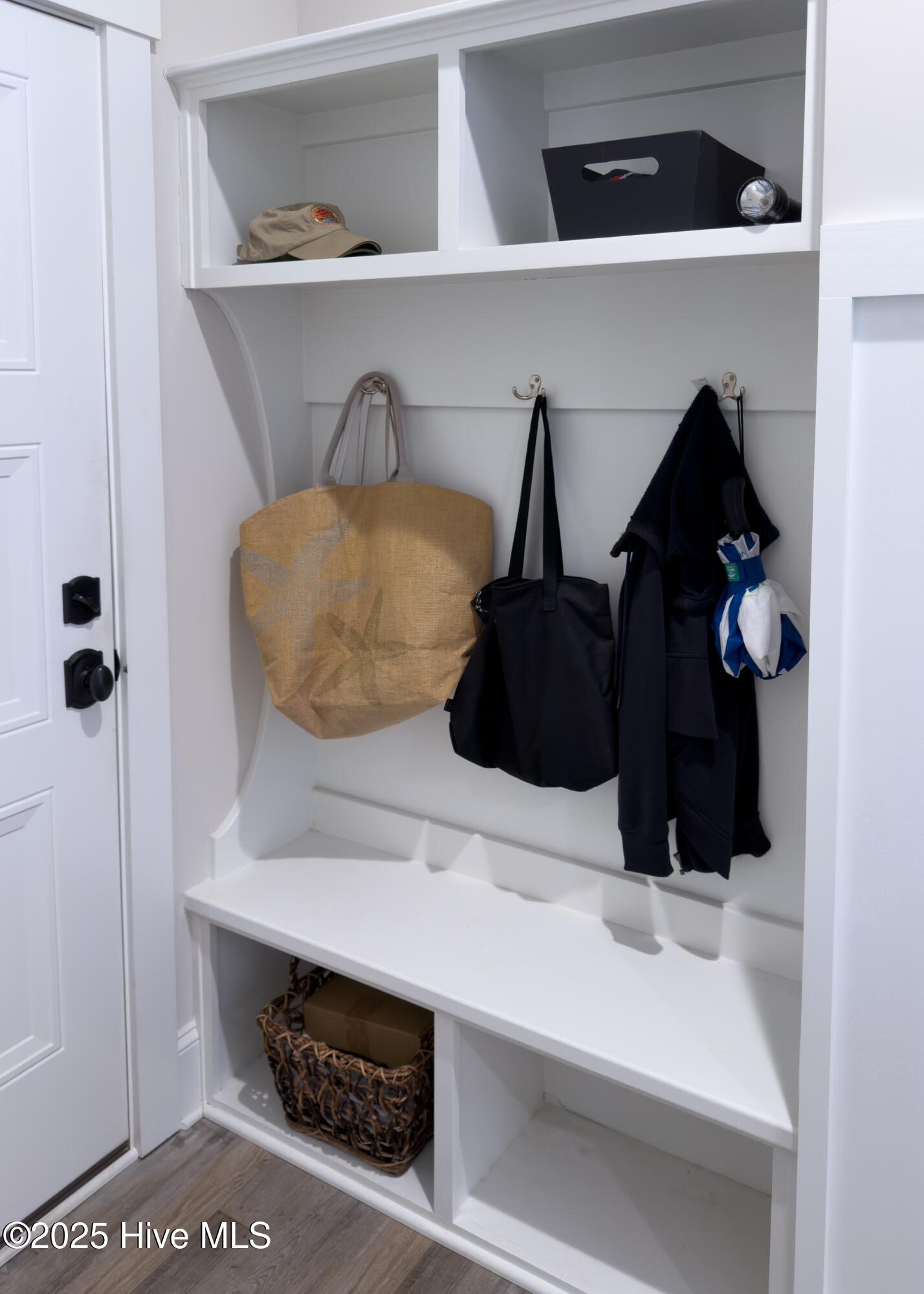 100539739 | Photo 32