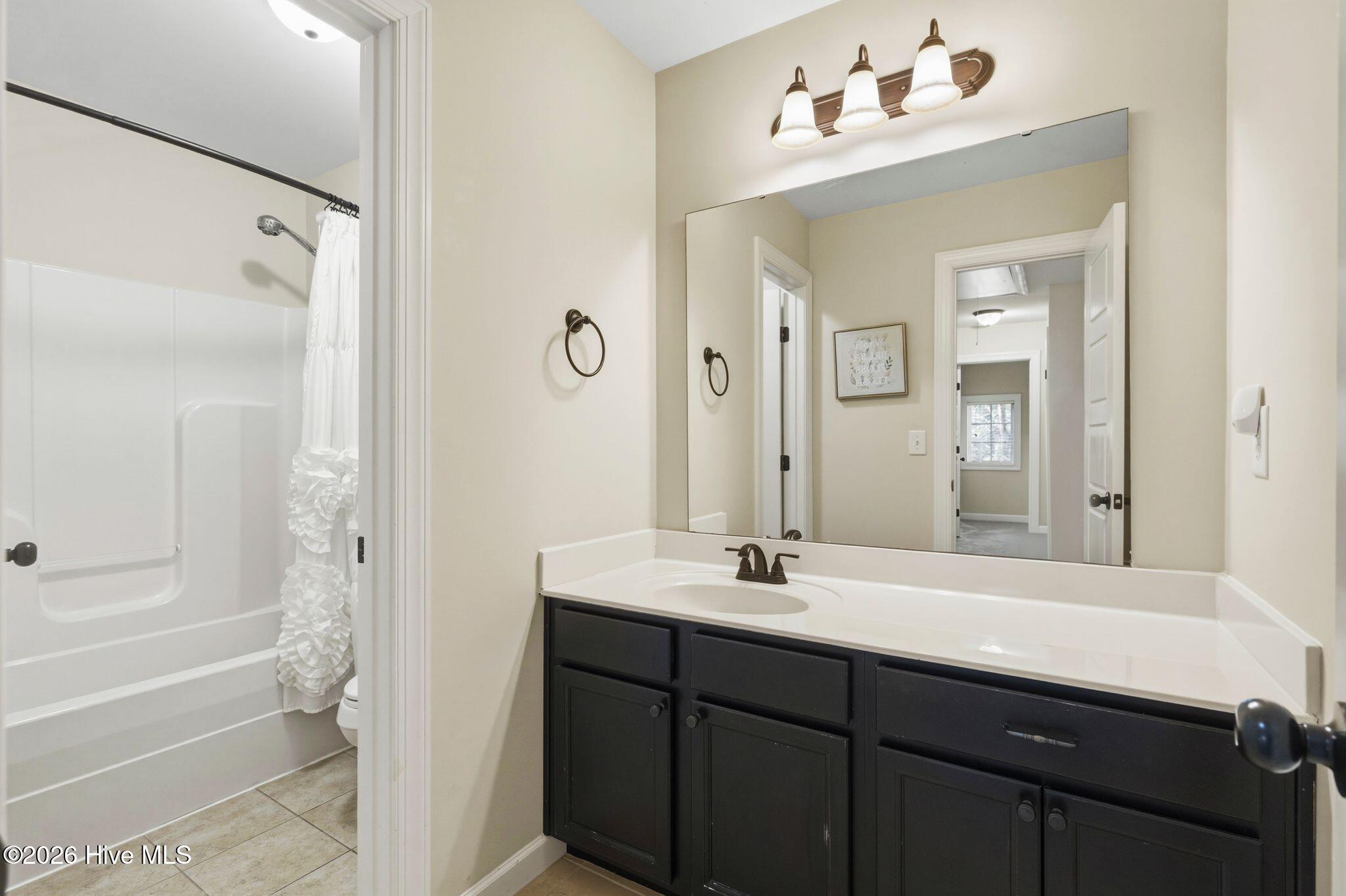 100562110 | Photo 44