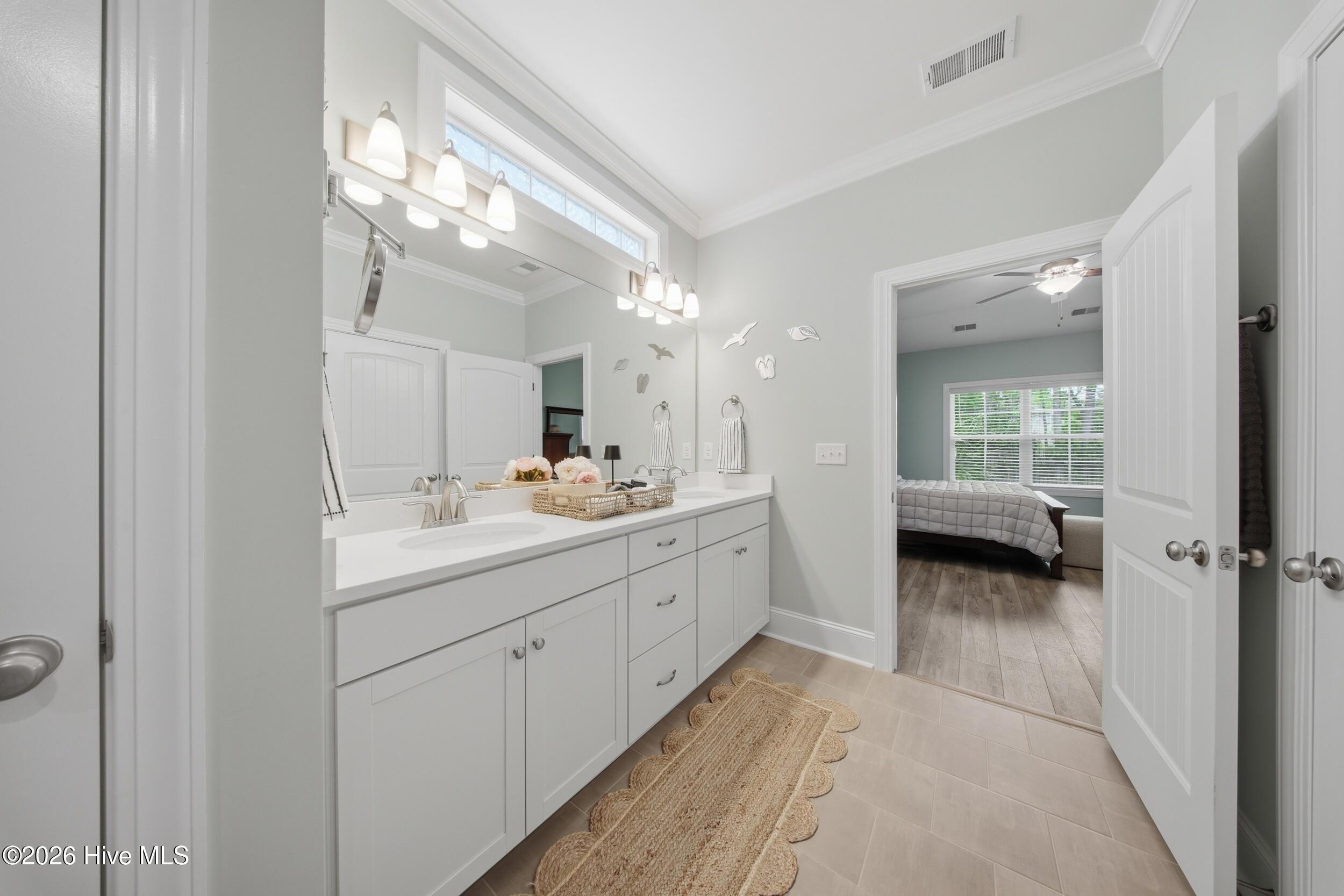 100565779 | Photo 29