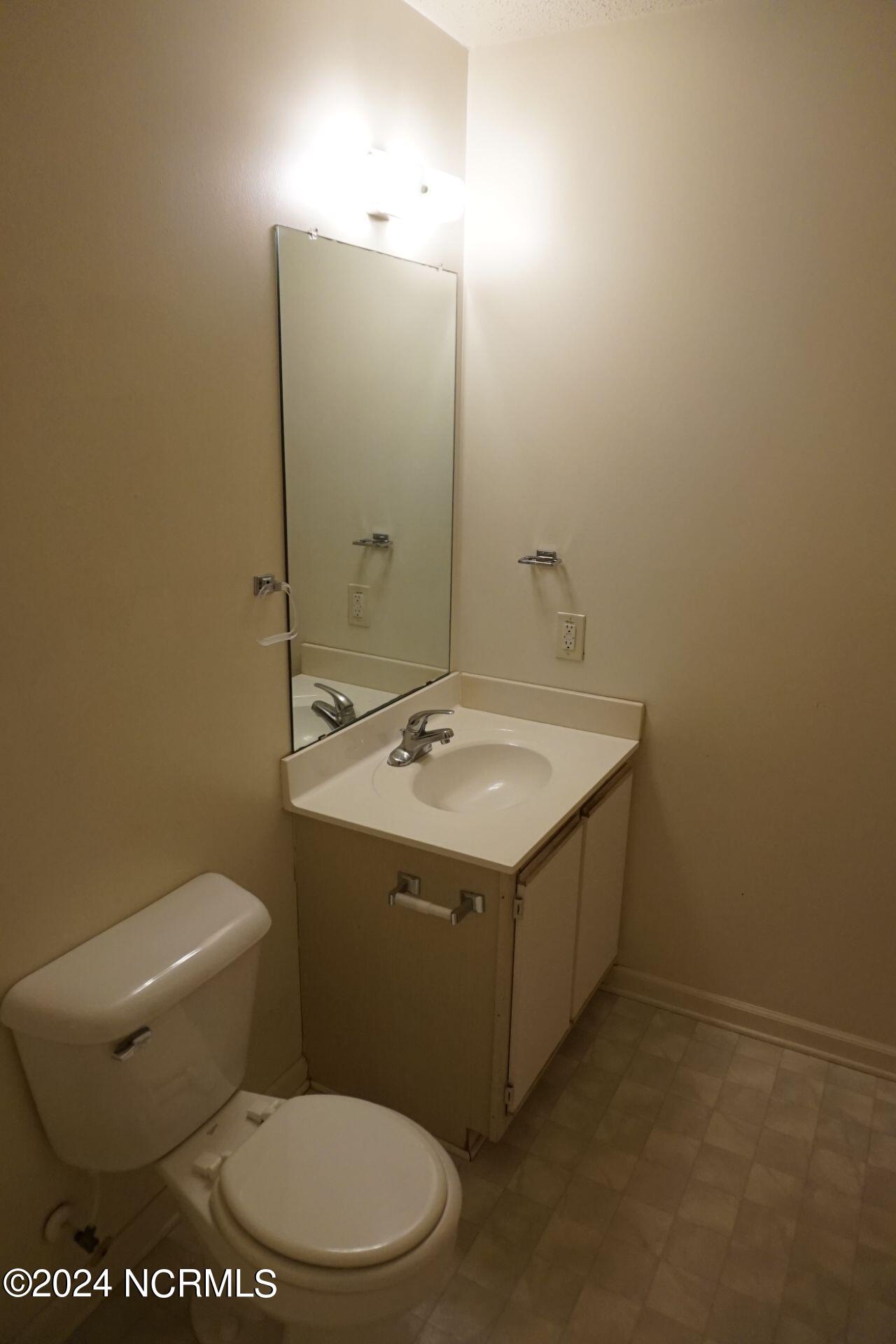 100567147 | Photo 11