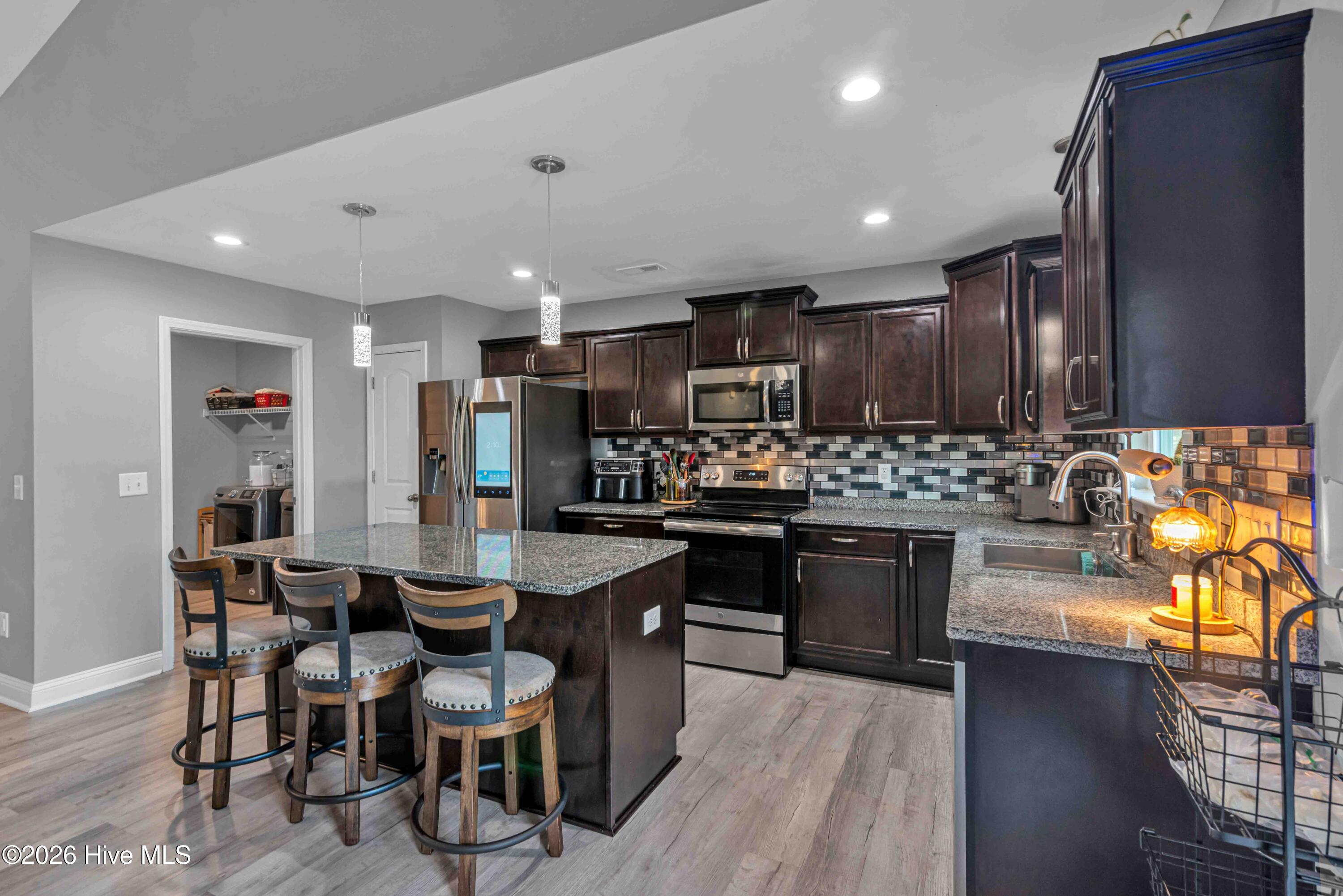 100558527 | Photo 14