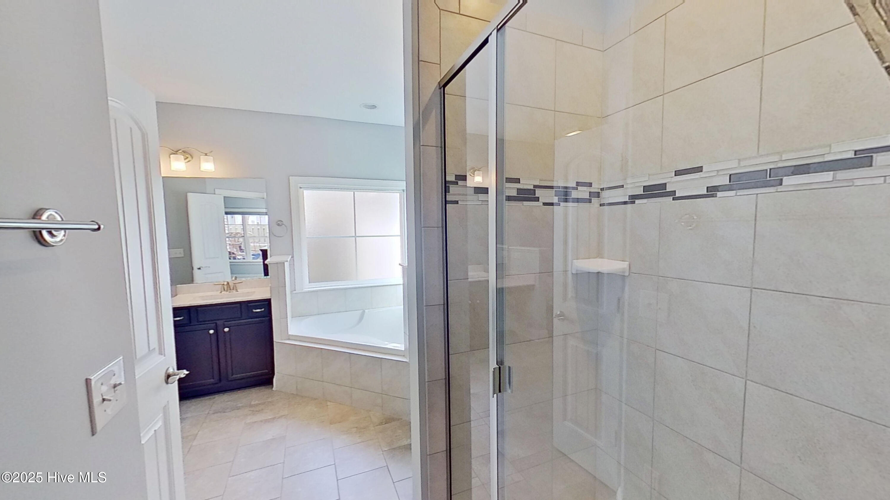 100544471 | Photo 19