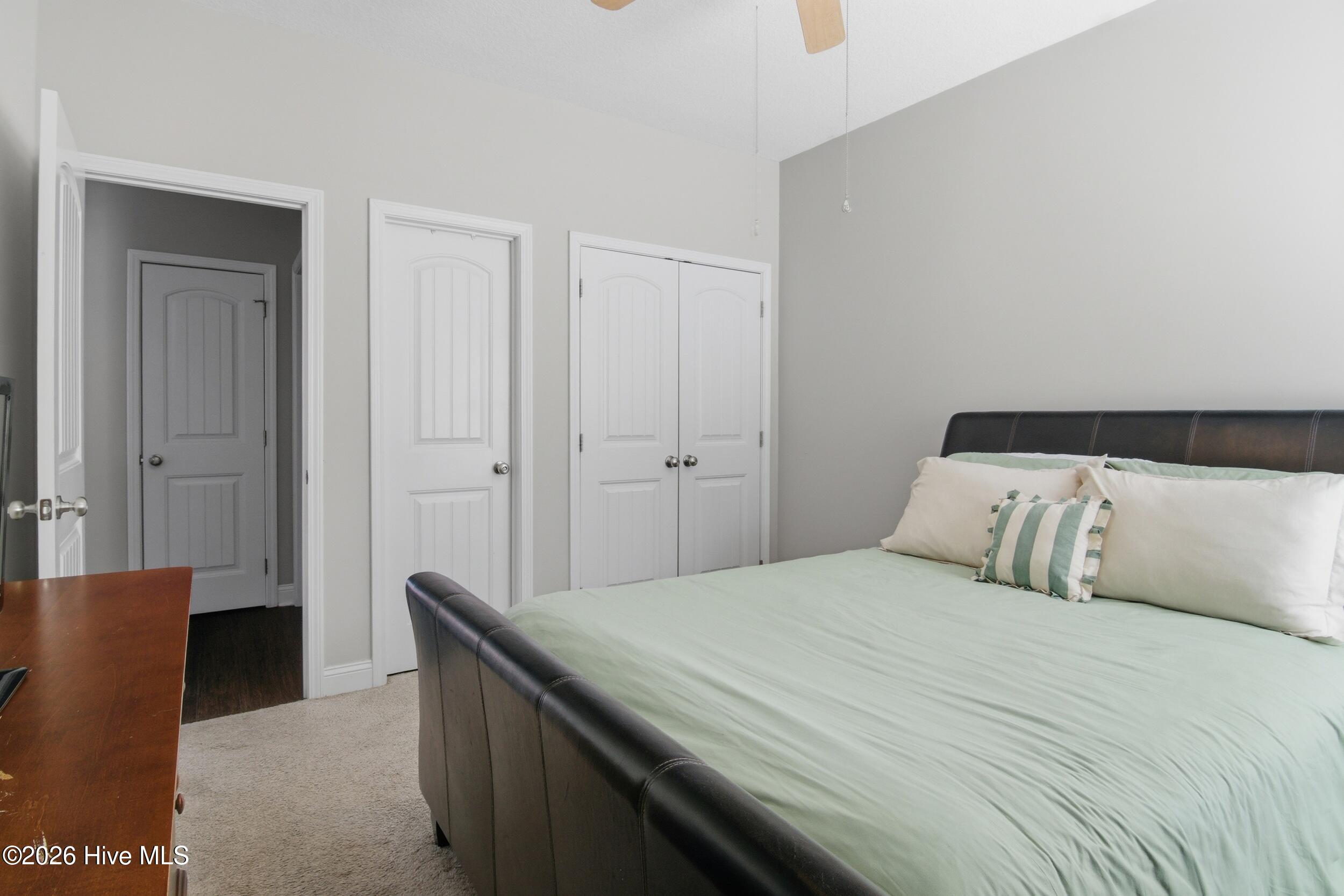 100552695 | Photo 16