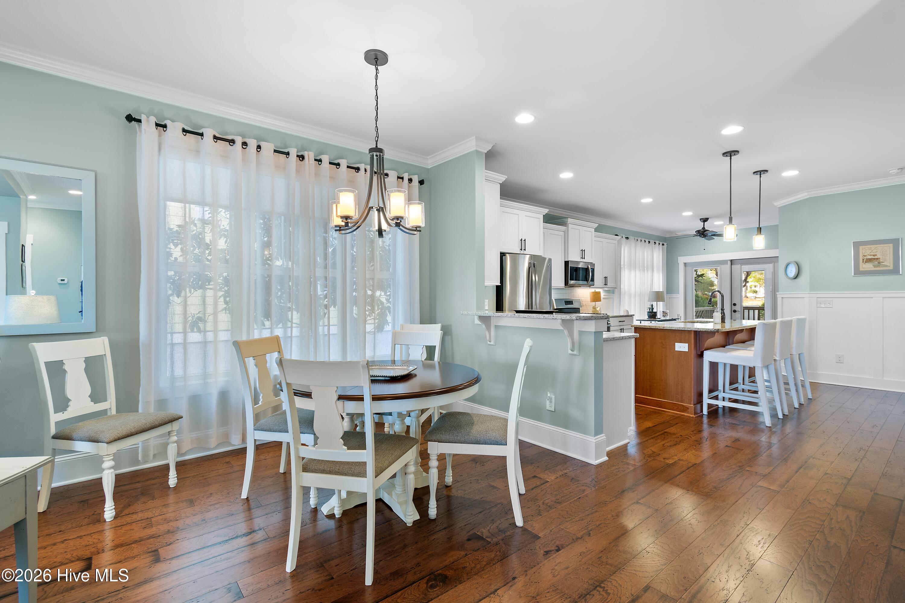 100567092 | Photo 18