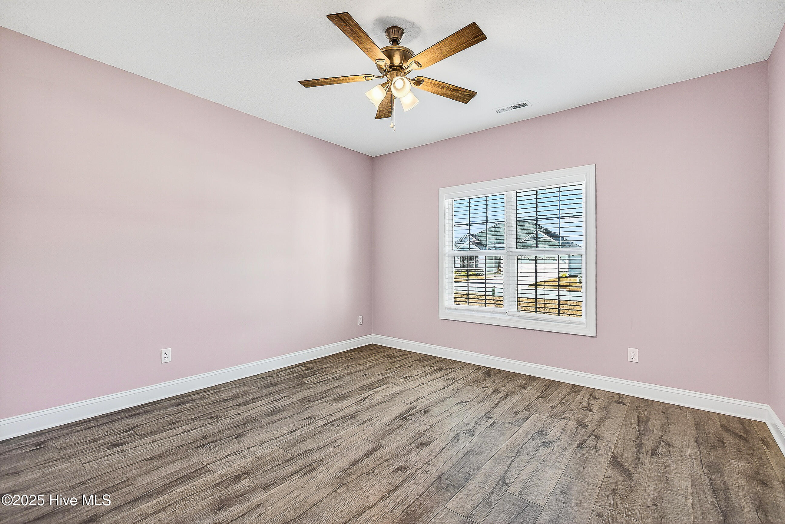 100539461 | Photo 20