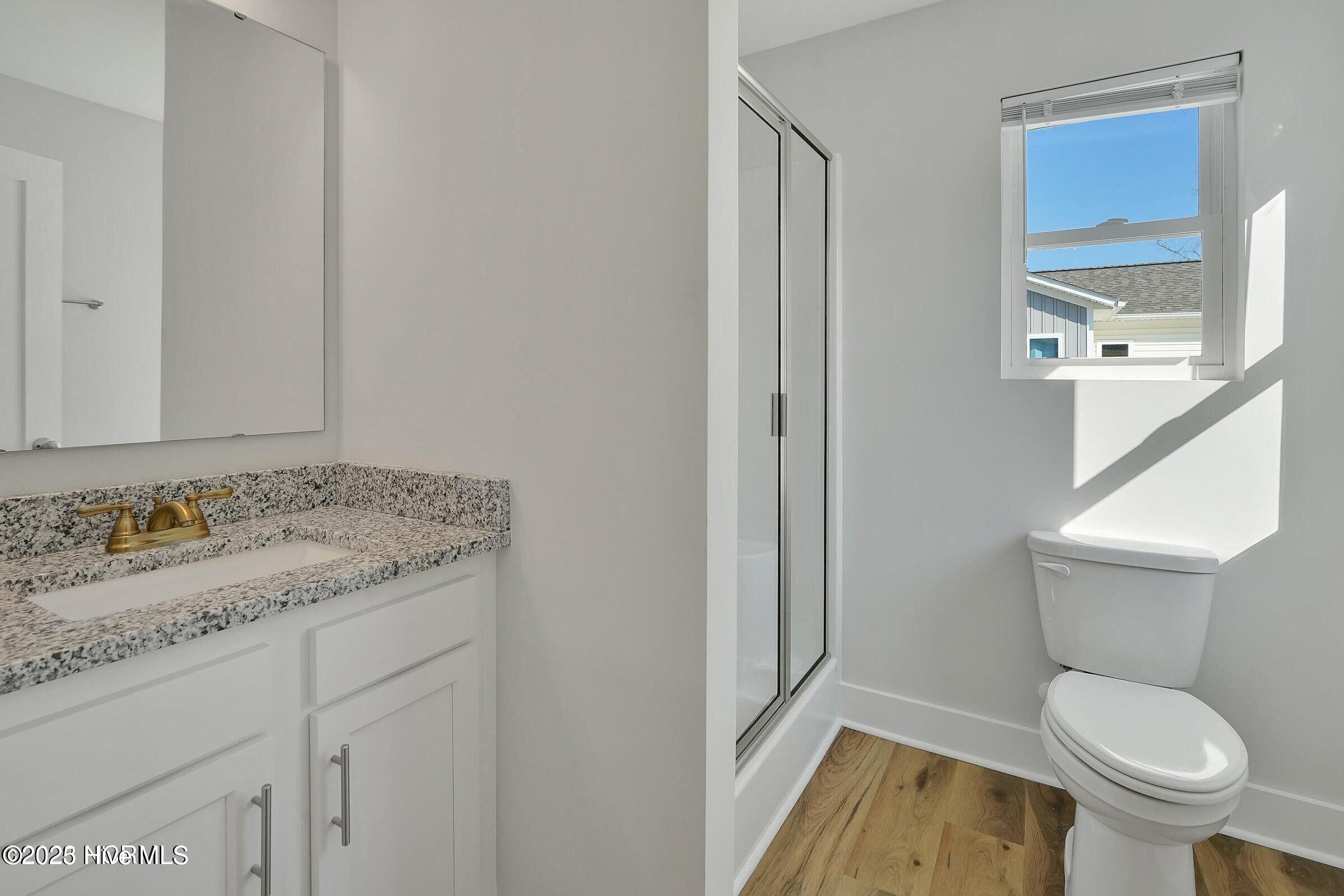 100538285 | Photo 19