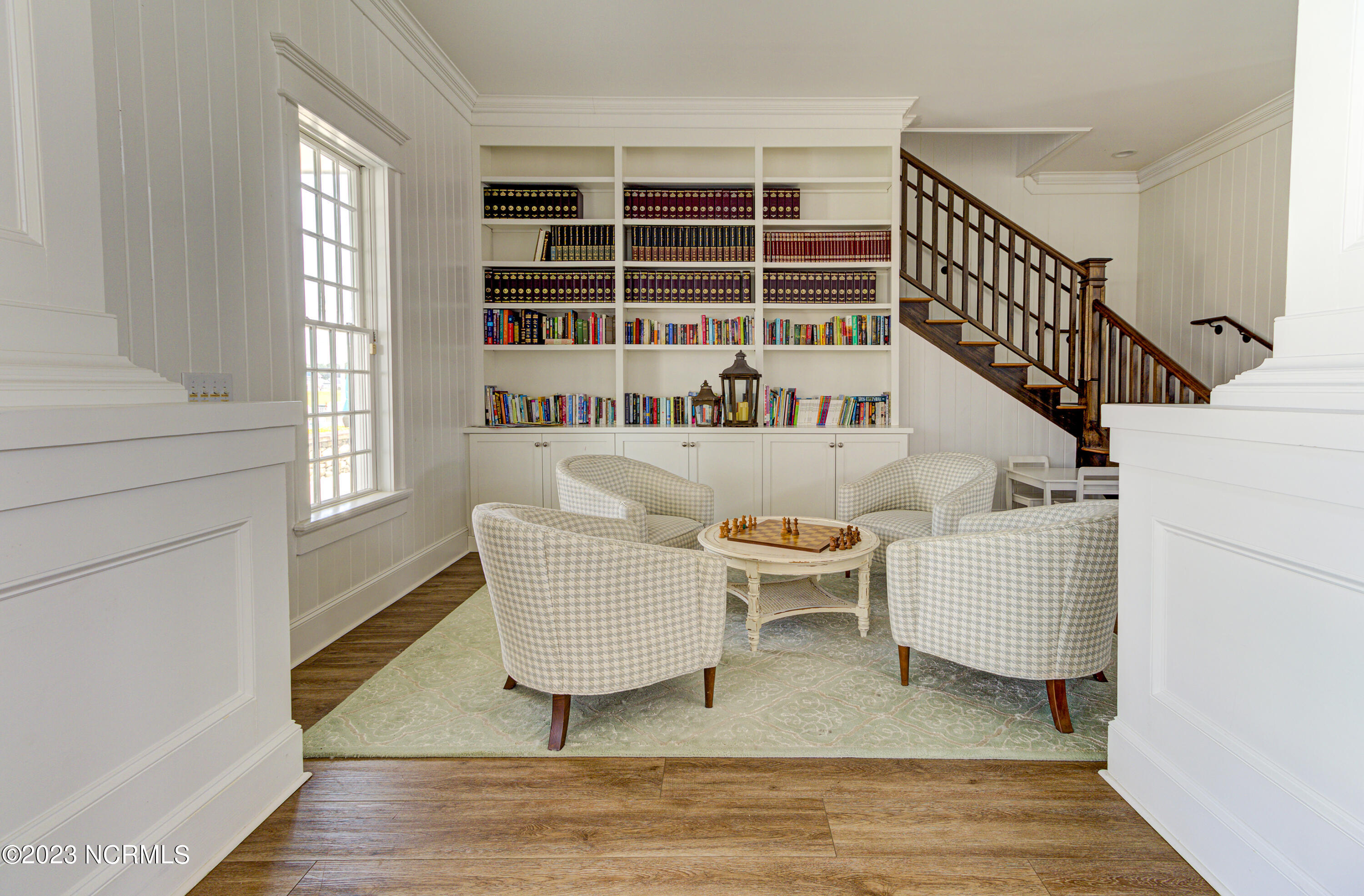 100562014 | Photo 53