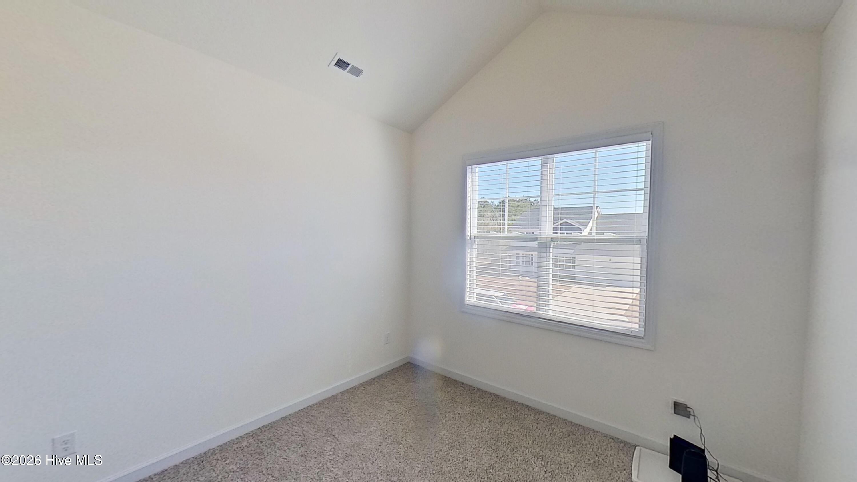 100567231 | Photo 19