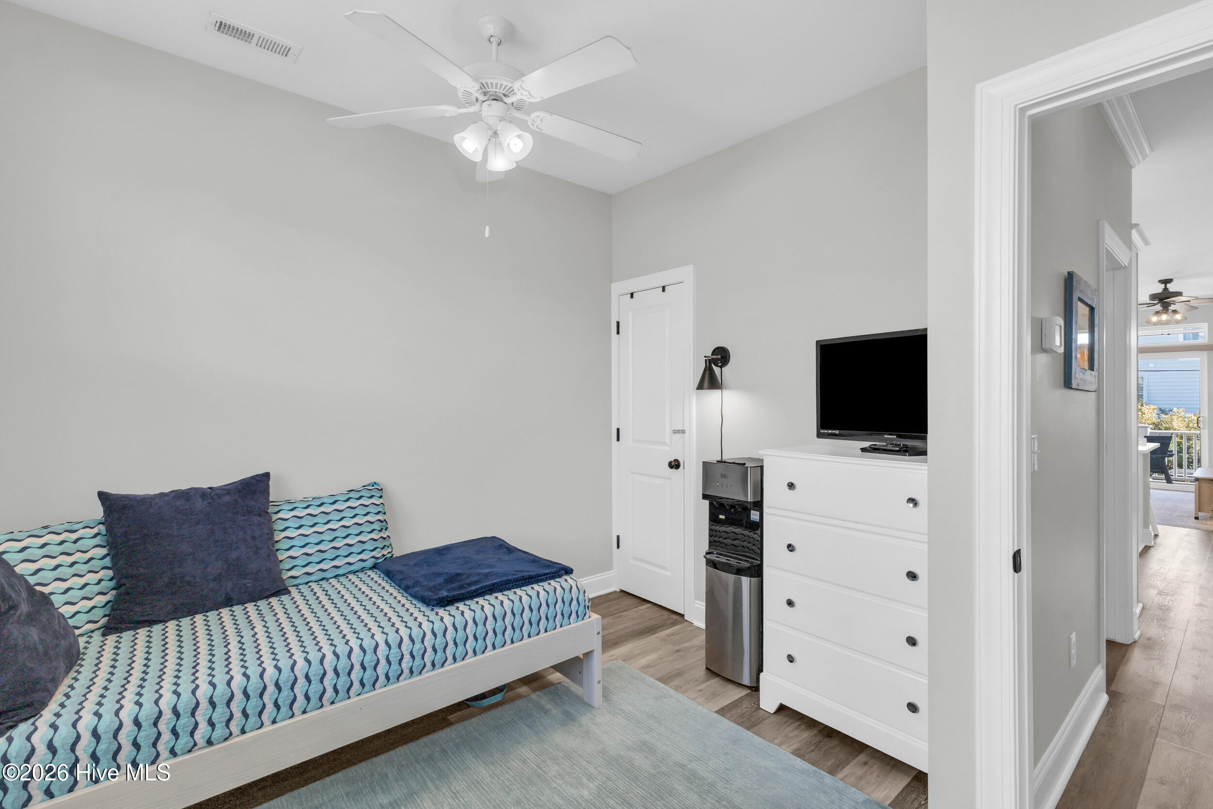 100548181 | Photo 23