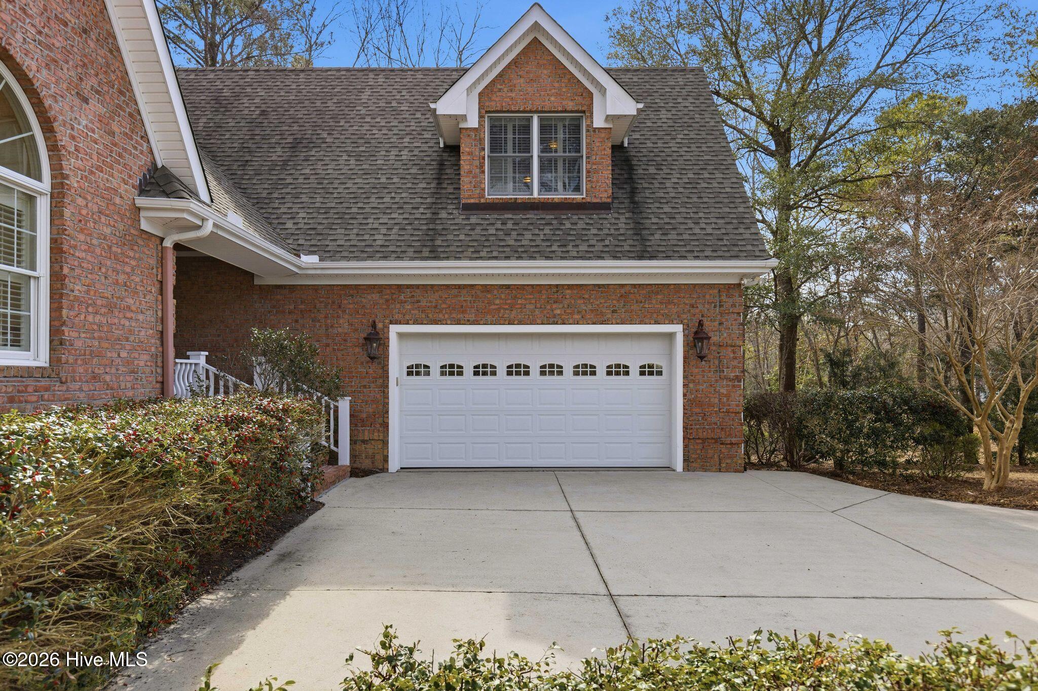 100565083 | Photo 87