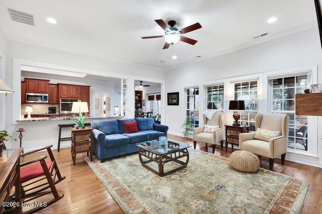 100554973 | Photo 12