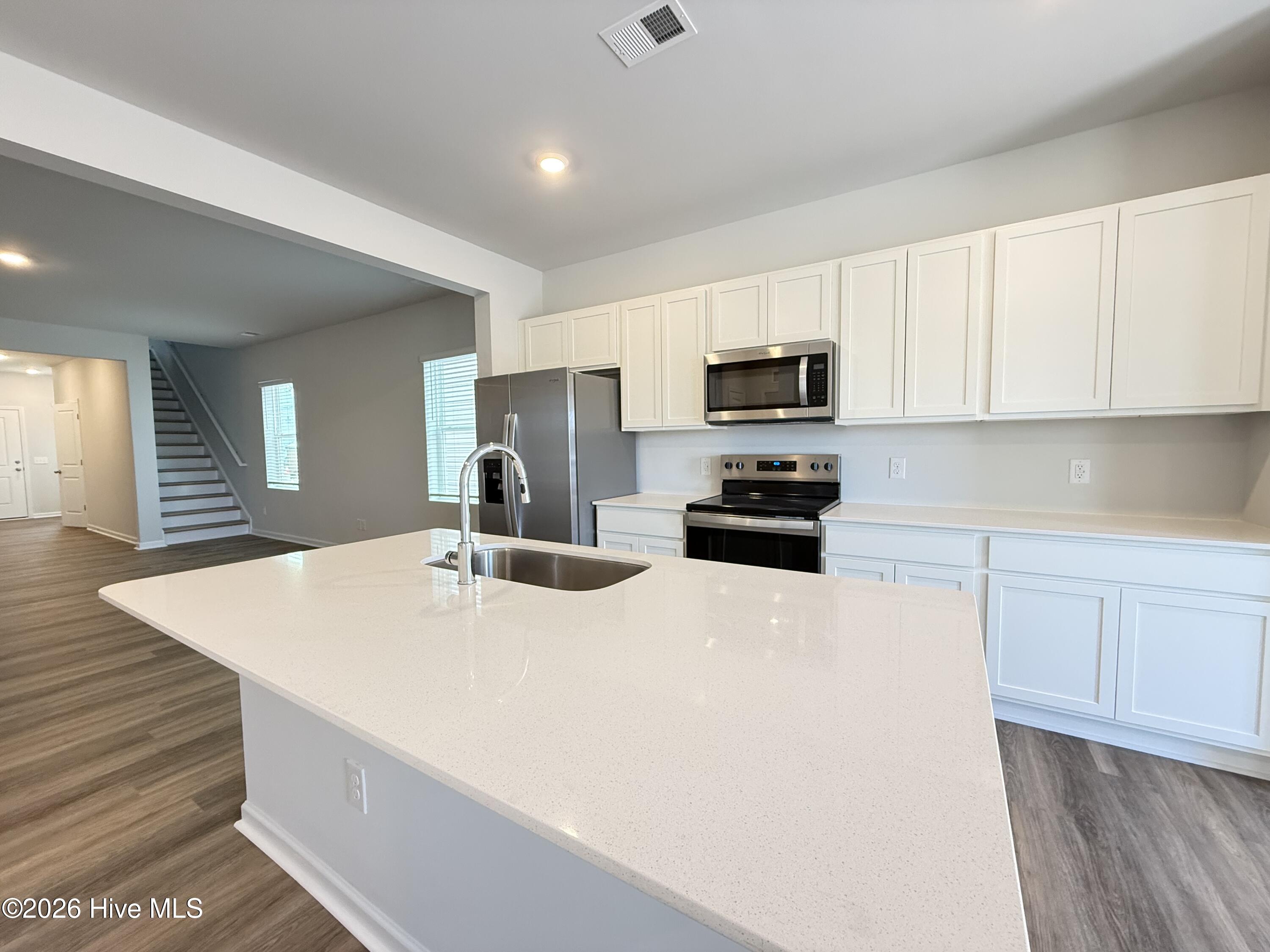 100525025 | Photo 32