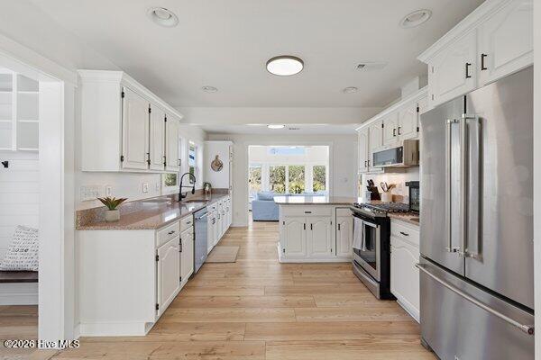 100556349 | Photo 12