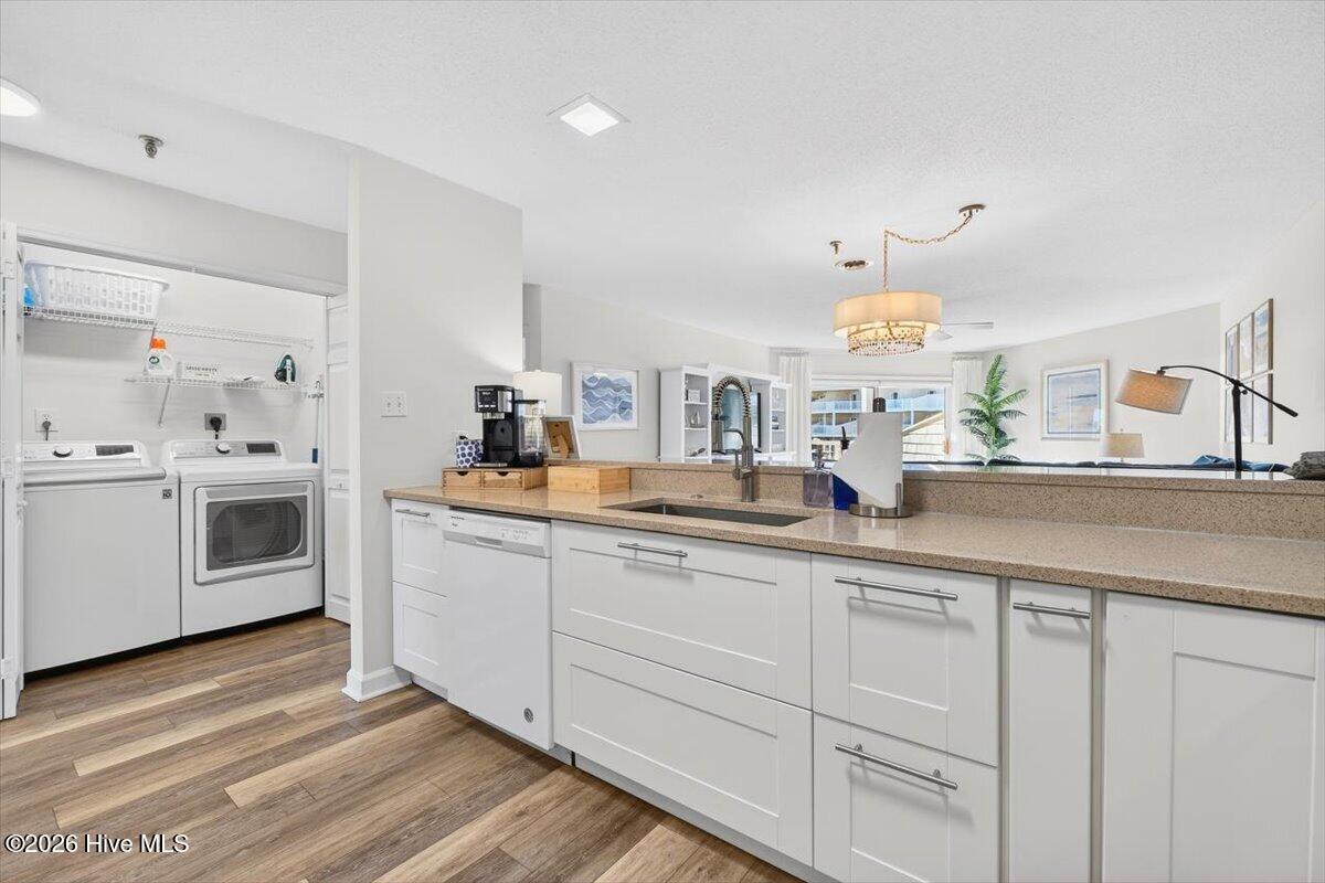 100549270 | Photo 20