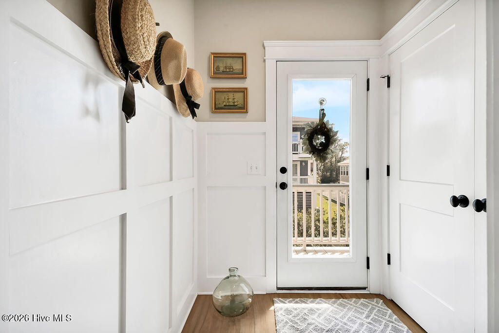 100561148 | Photo 35