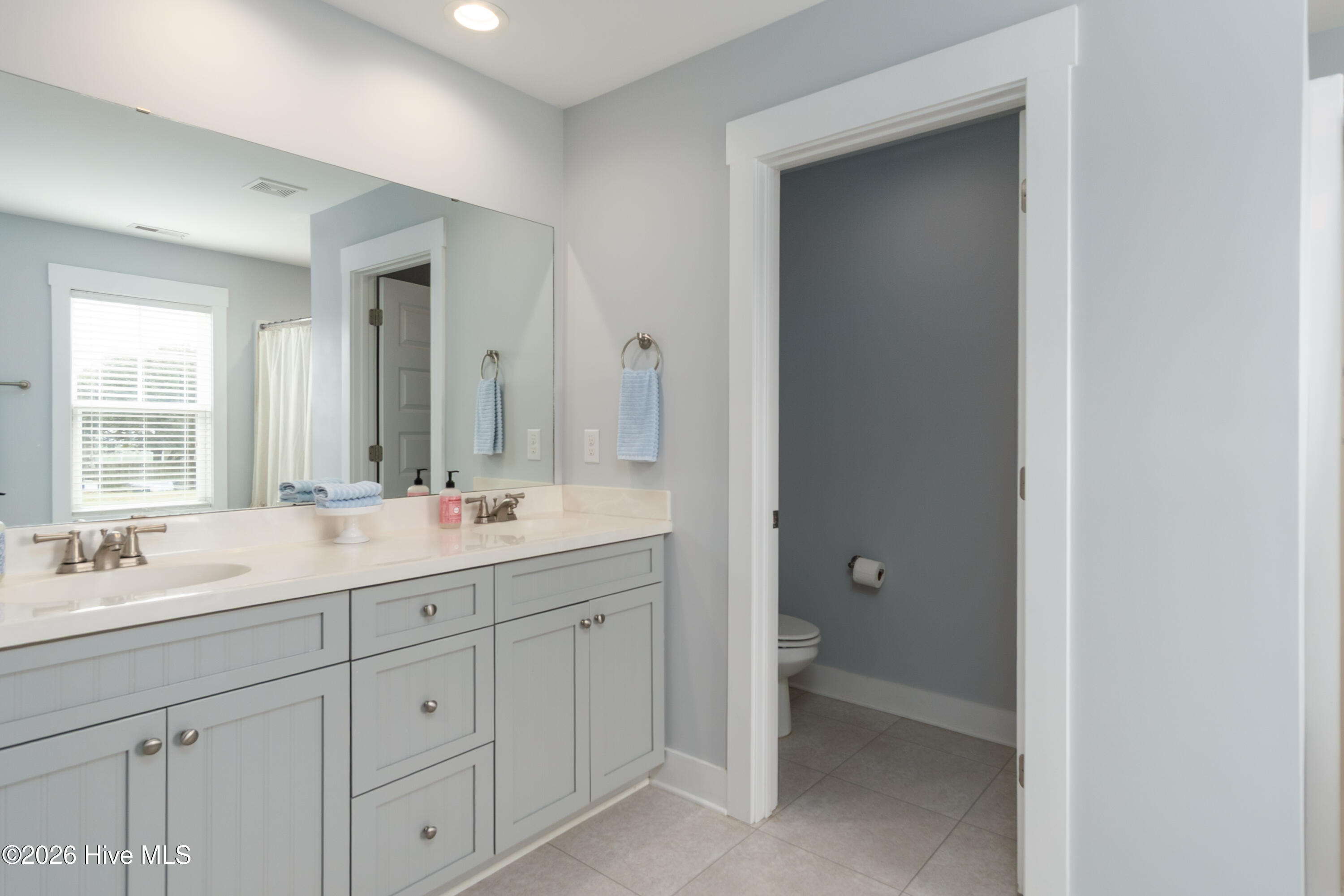 100558497 | Photo 33