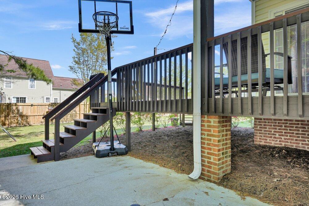 100567145 | Photo 43