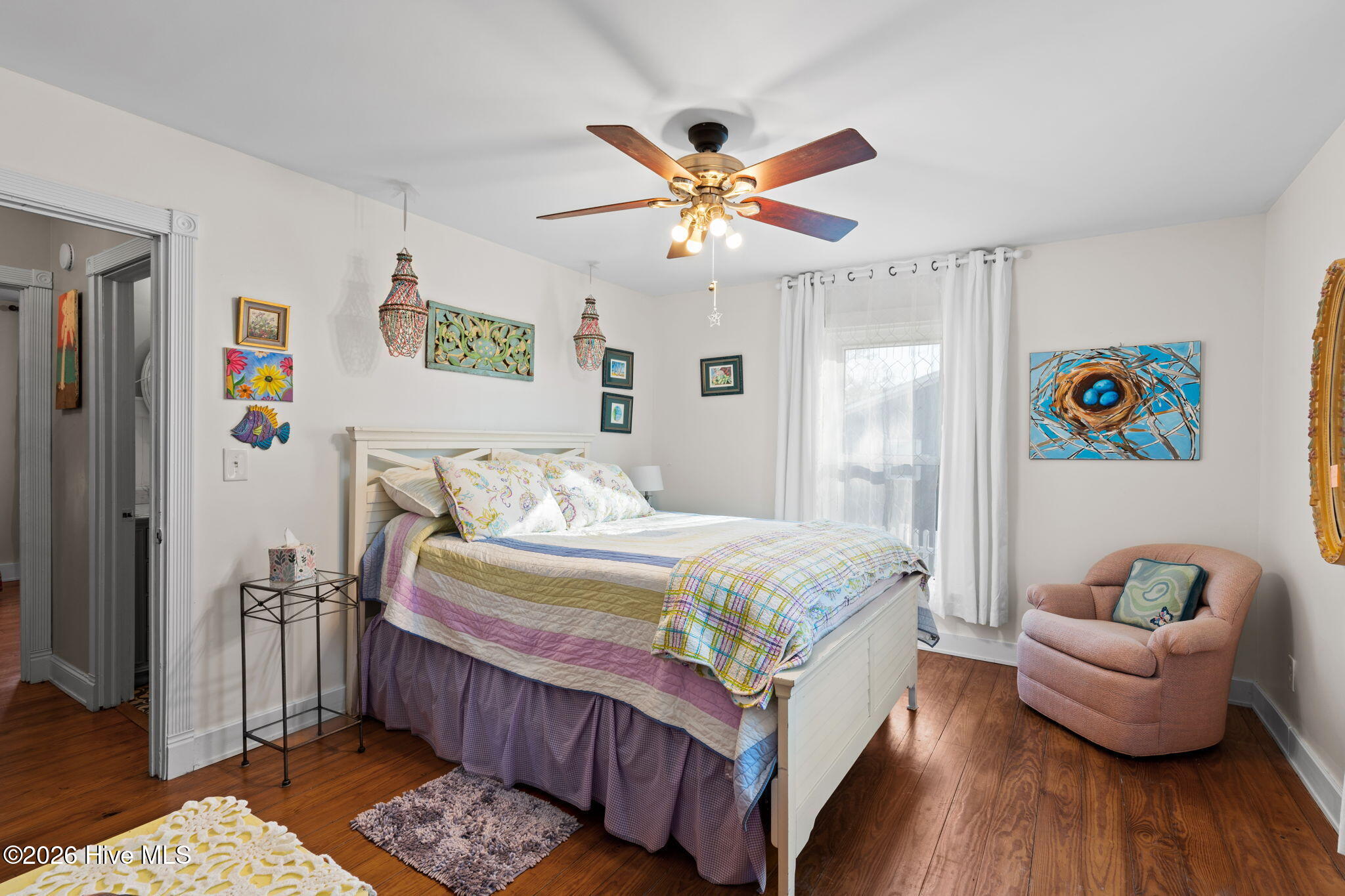 100562668 | Photo 23