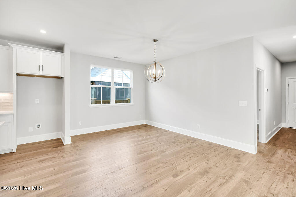 100550768 | Photo 42