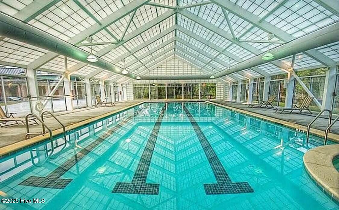 100544454 | Photo 36