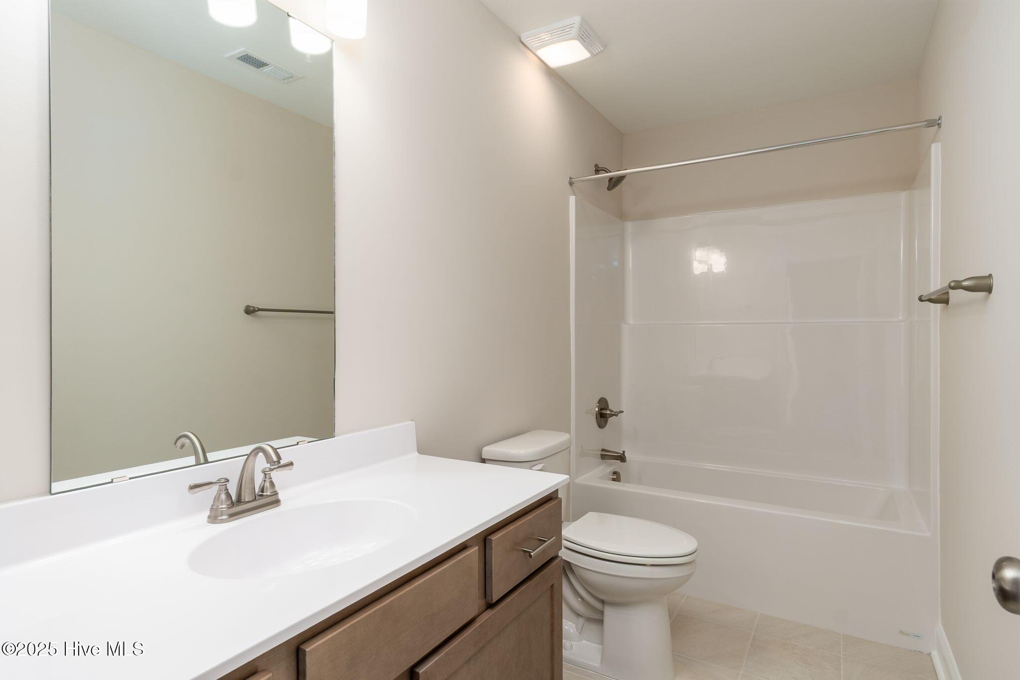 100531004 | Photo 38