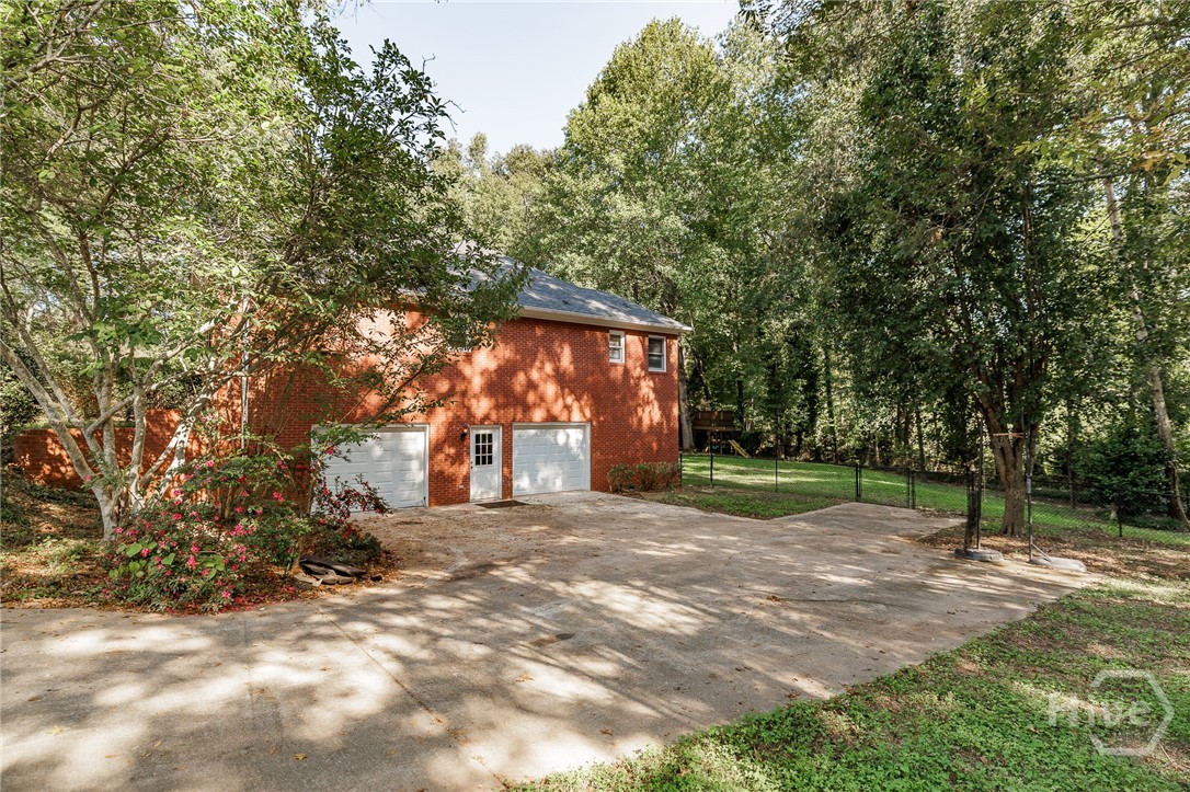 1220 Twelve Oaks Circle