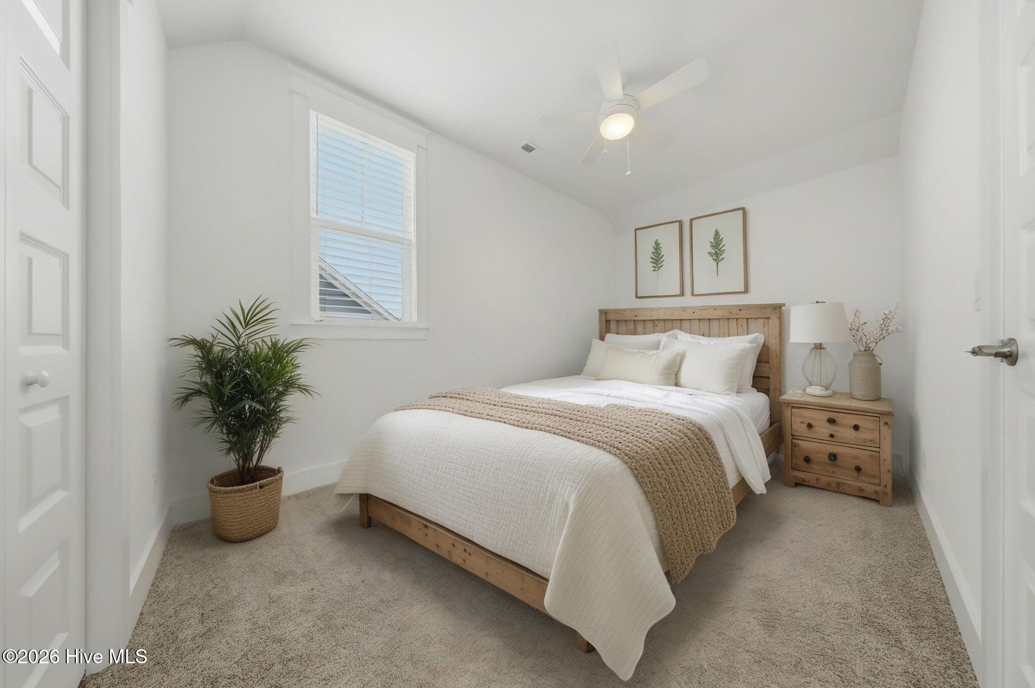 100562967 | Photo 45