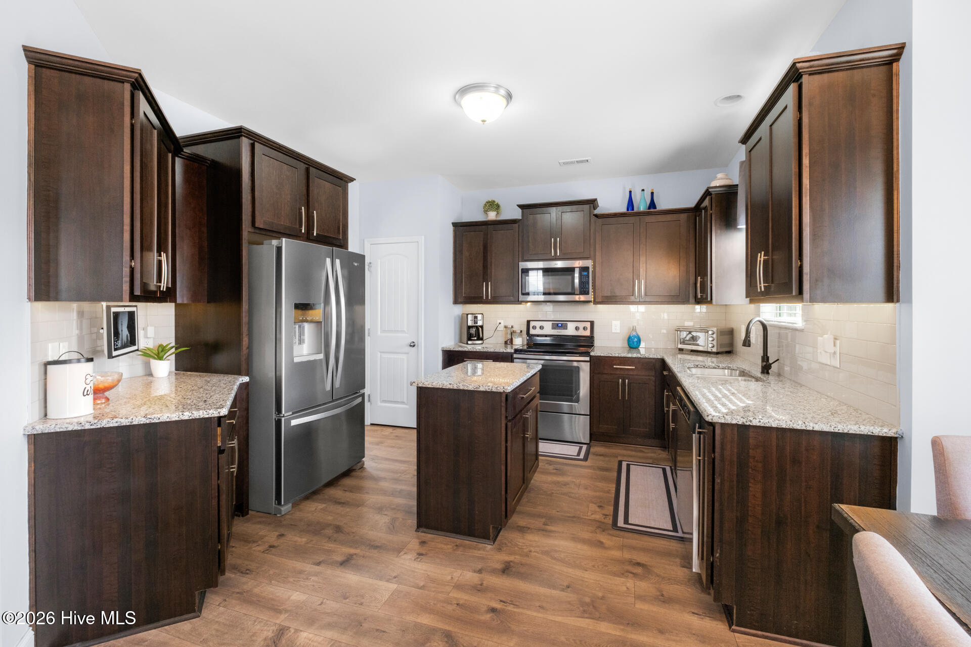 100552909 | Photo 17