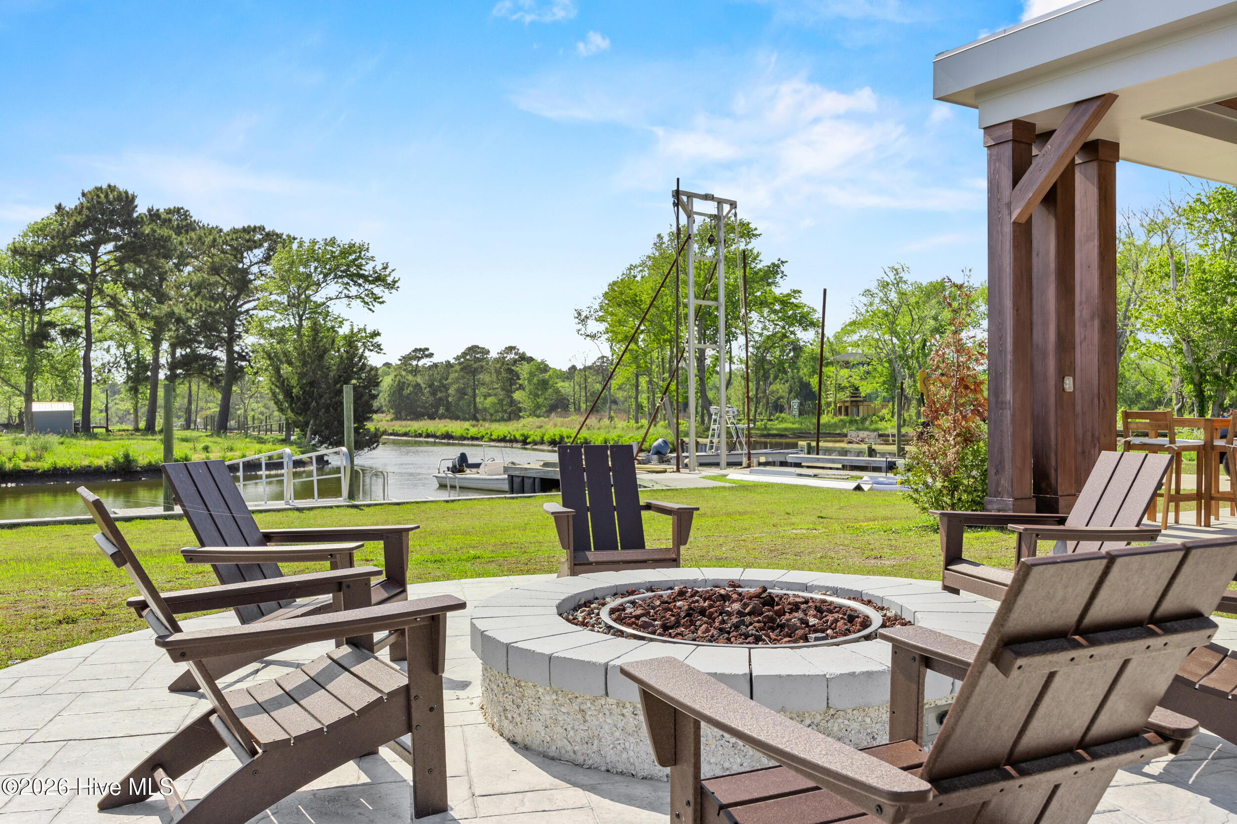 100568241 | Photo 73