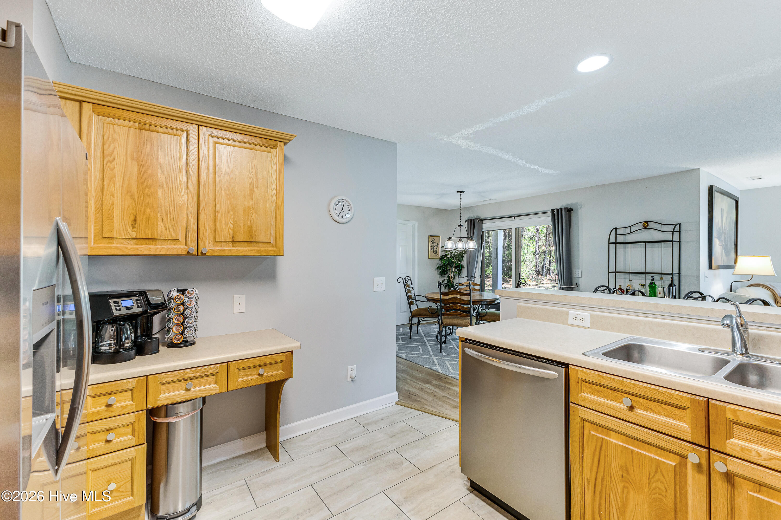 100566975 | Photo 16