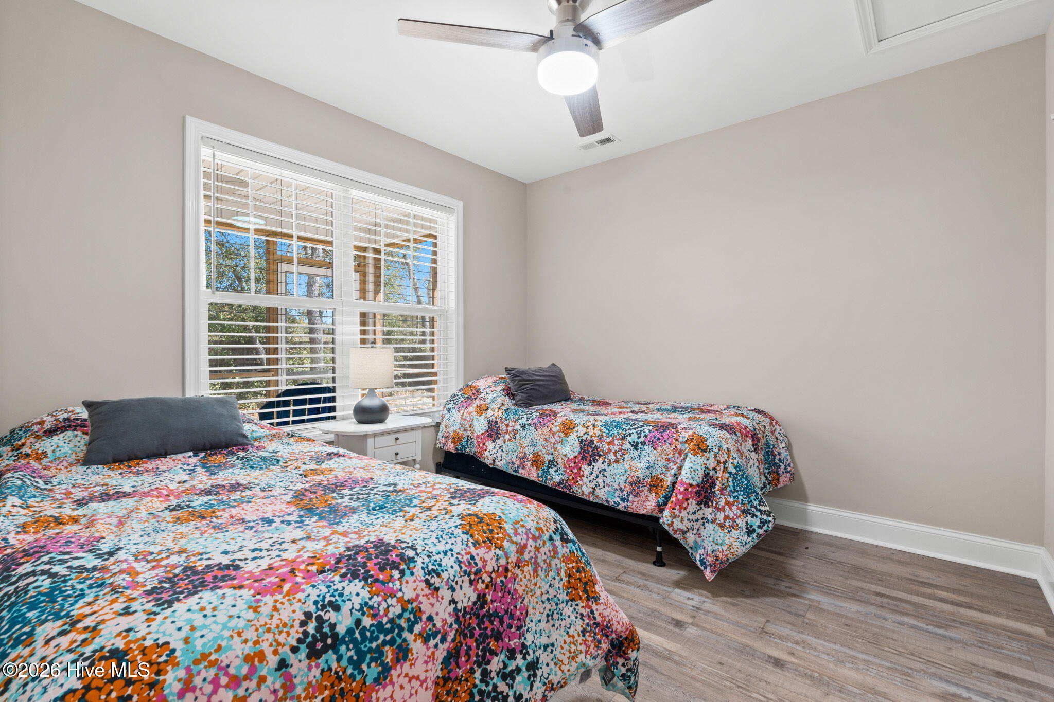 100564601 | Photo 32