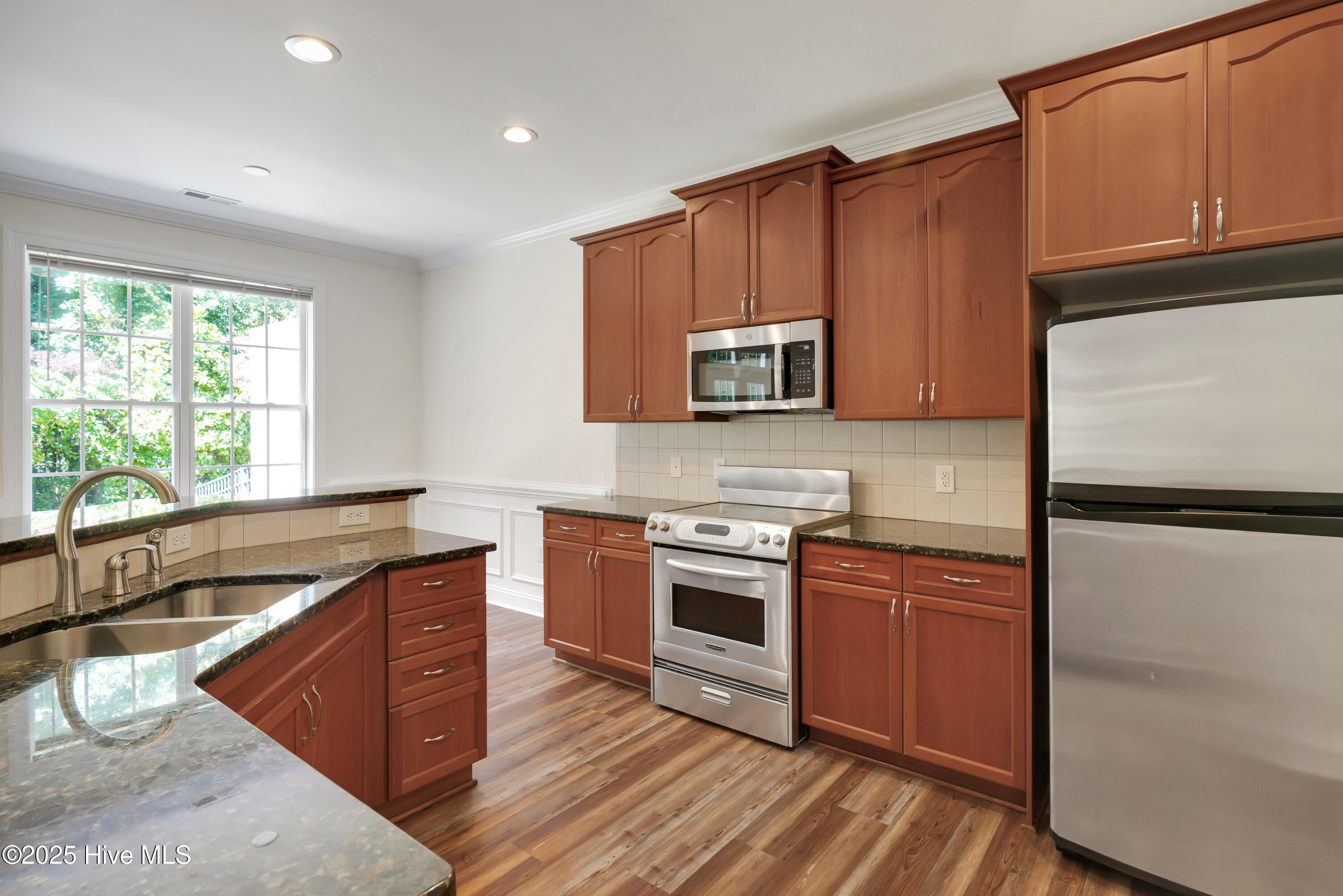 100531017 | Photo 15