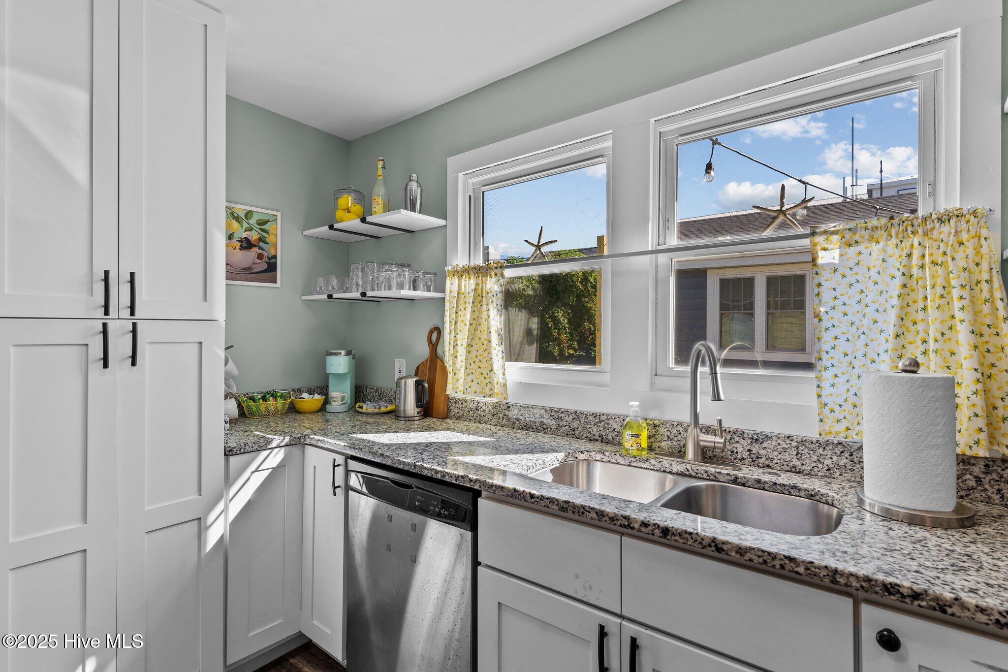 100511198 | Photo 24