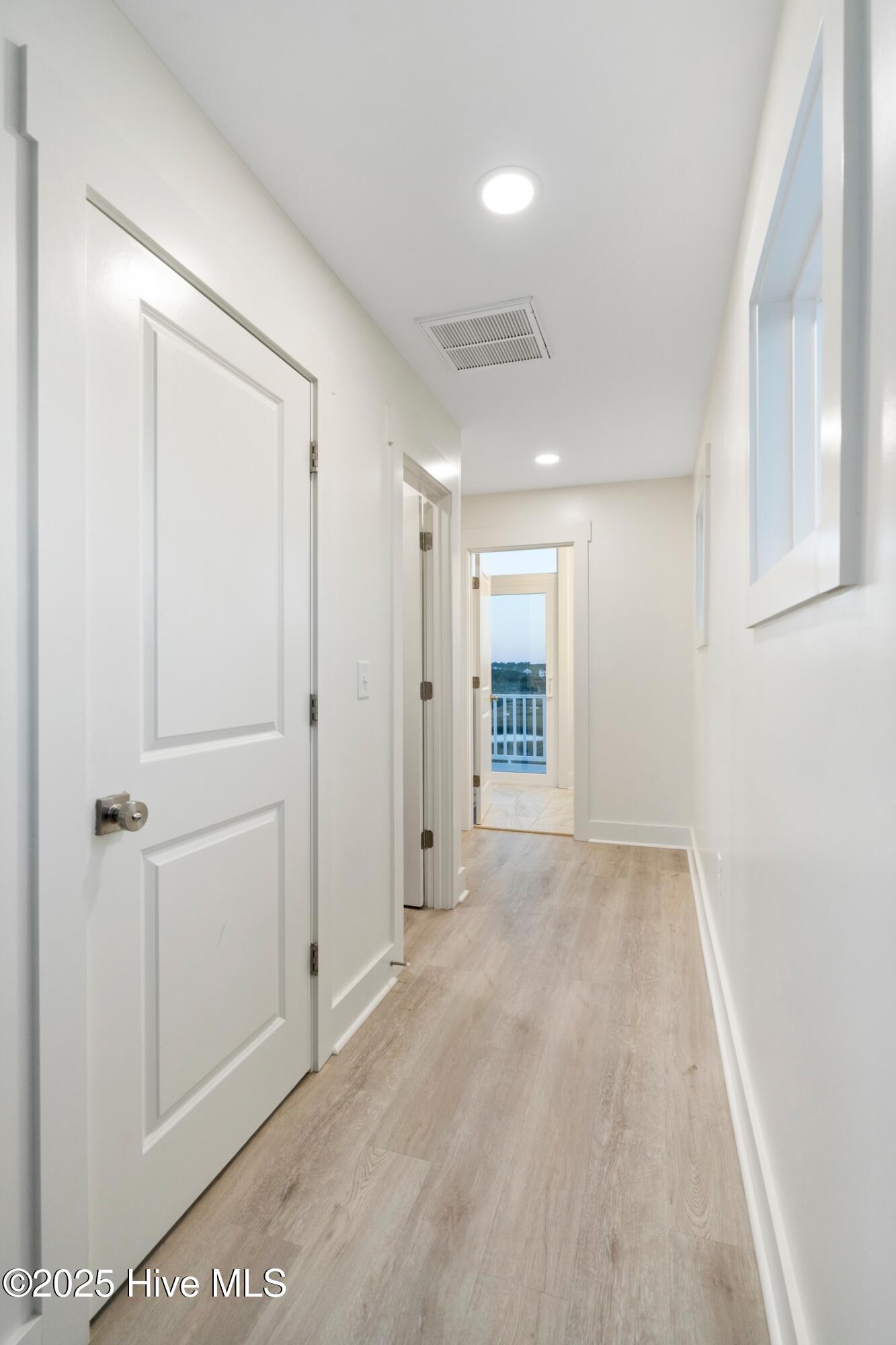 100540590 | Photo 47