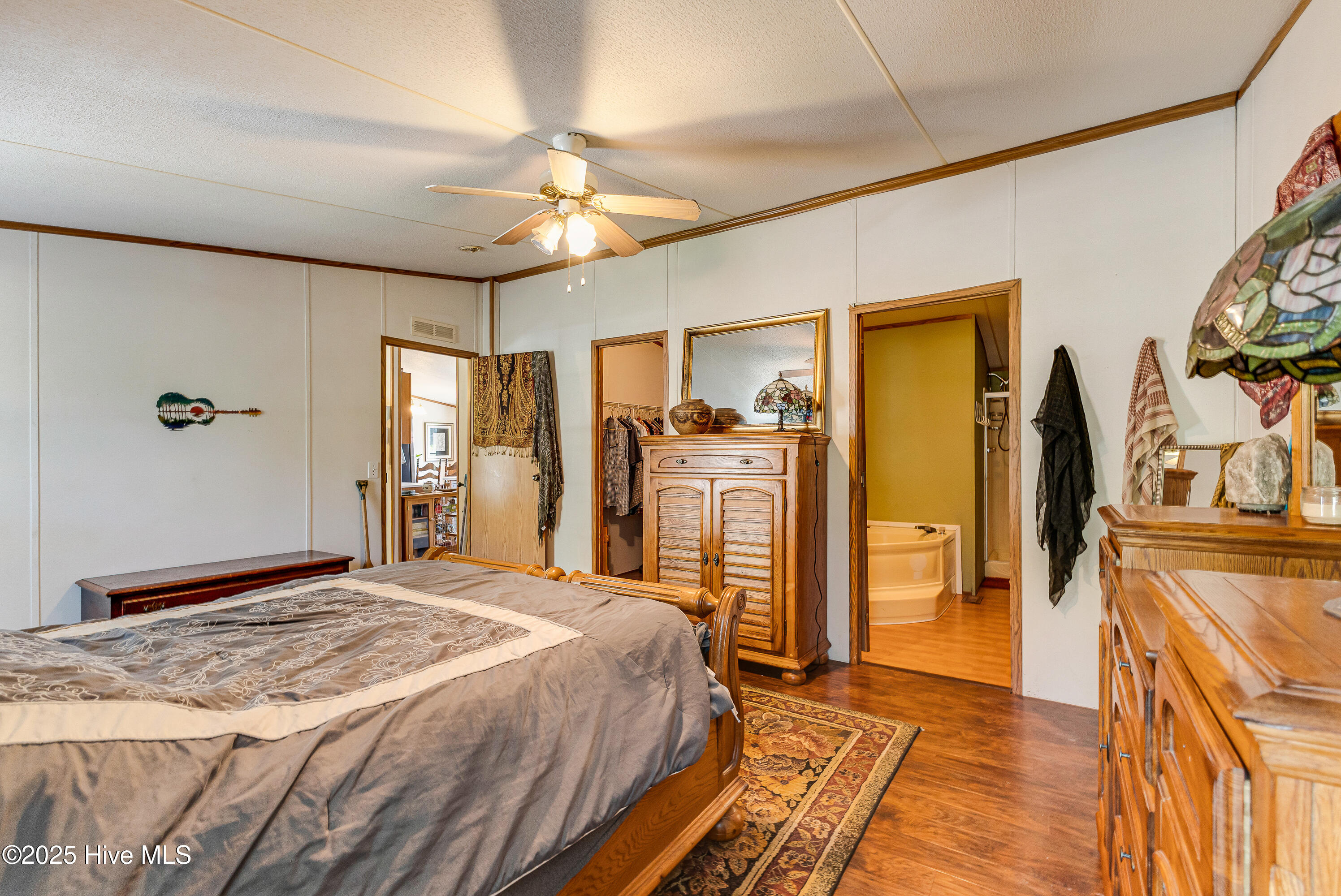 100528928 | Photo 10