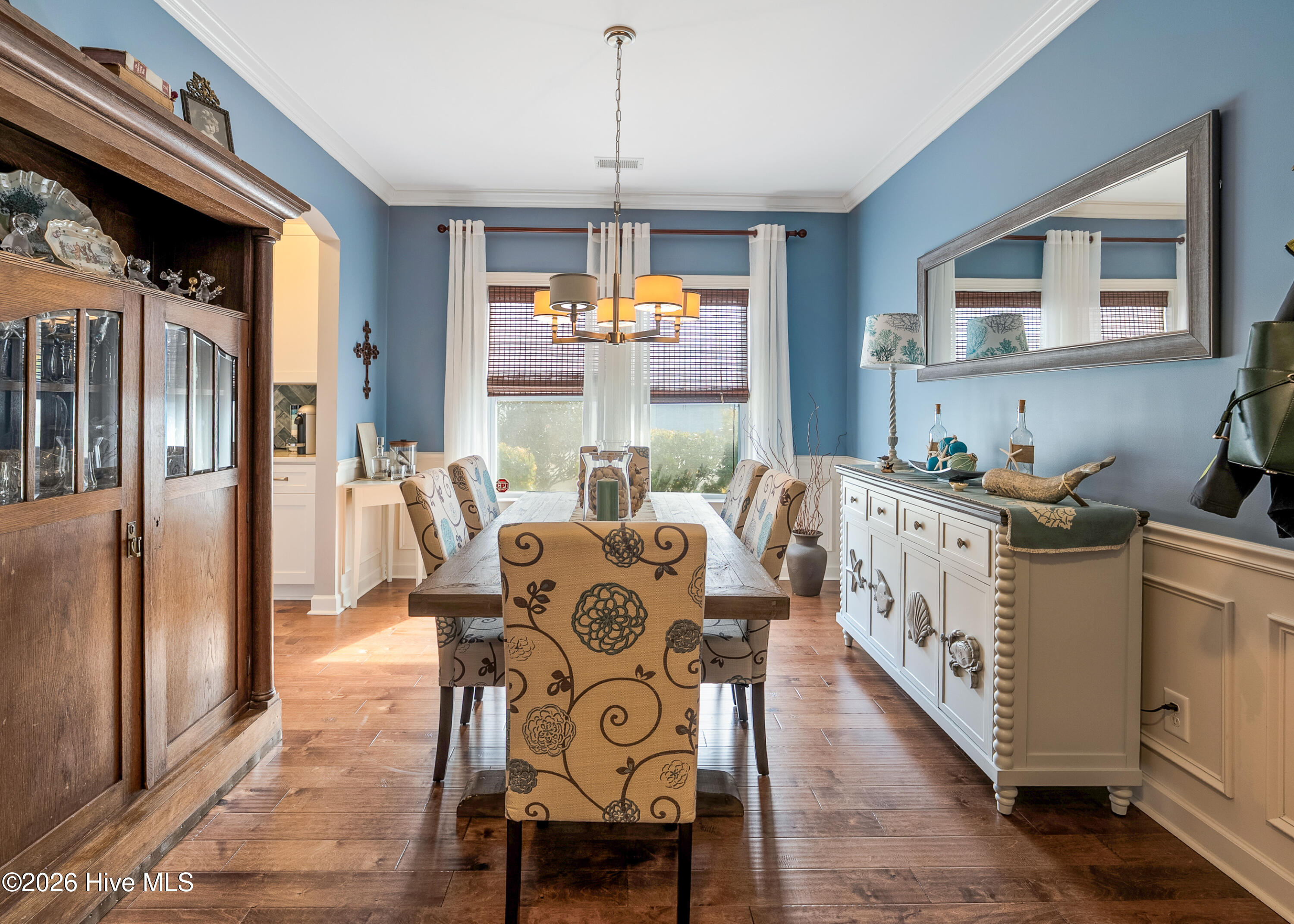 100553869 | Photo 13