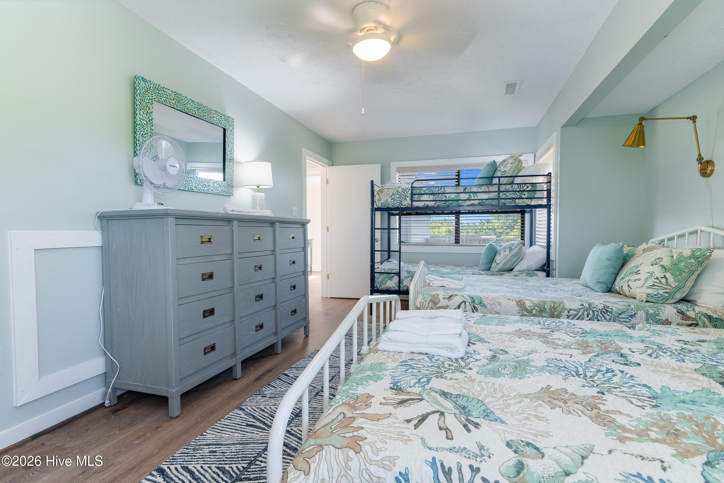 100557535 | Photo 37