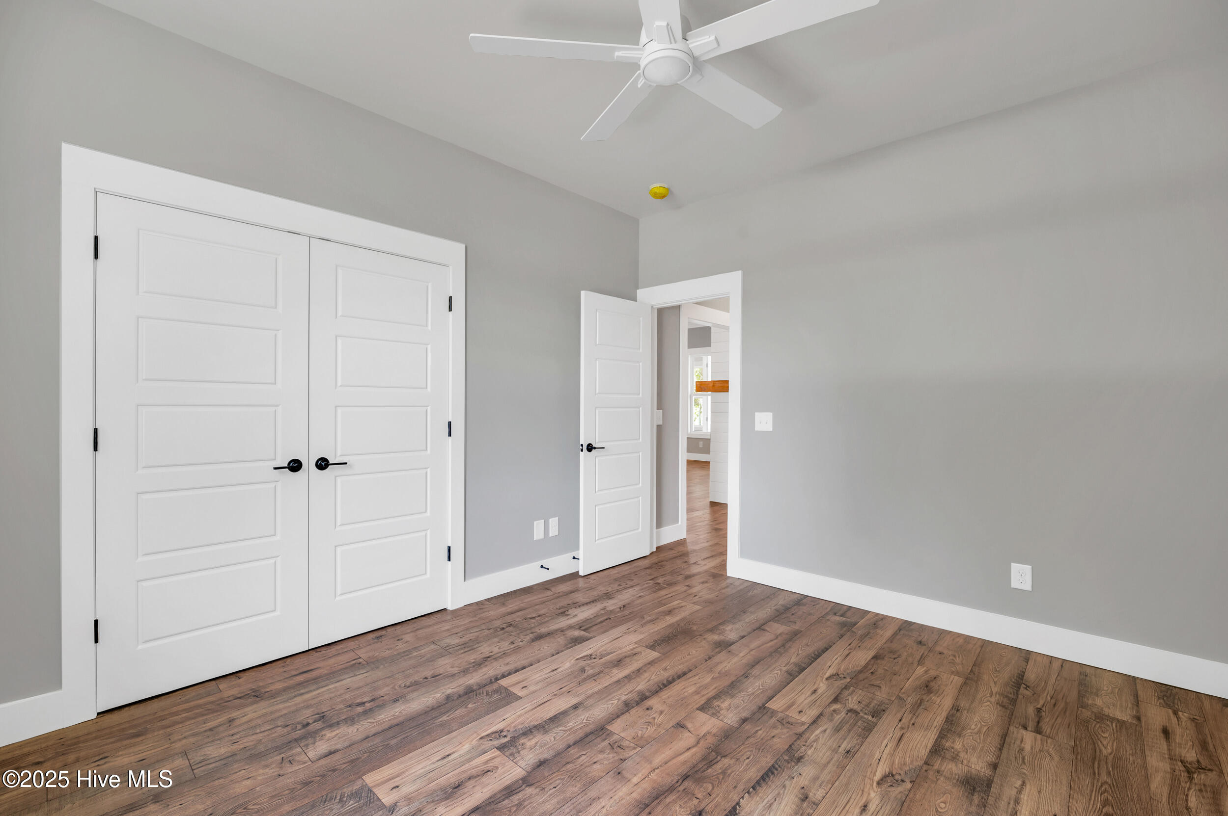 100542889 | Photo 31