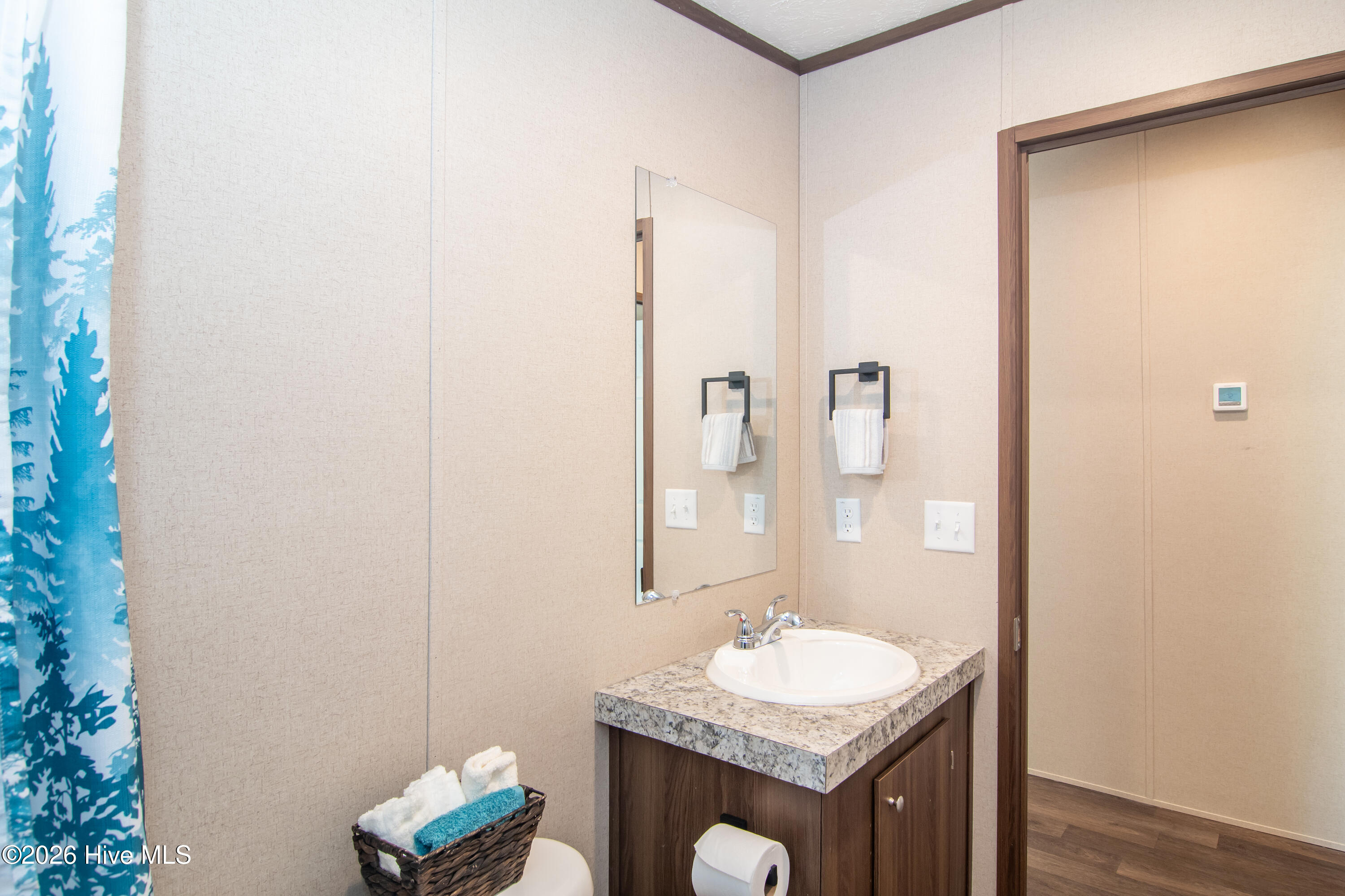 100563210 | Photo 26