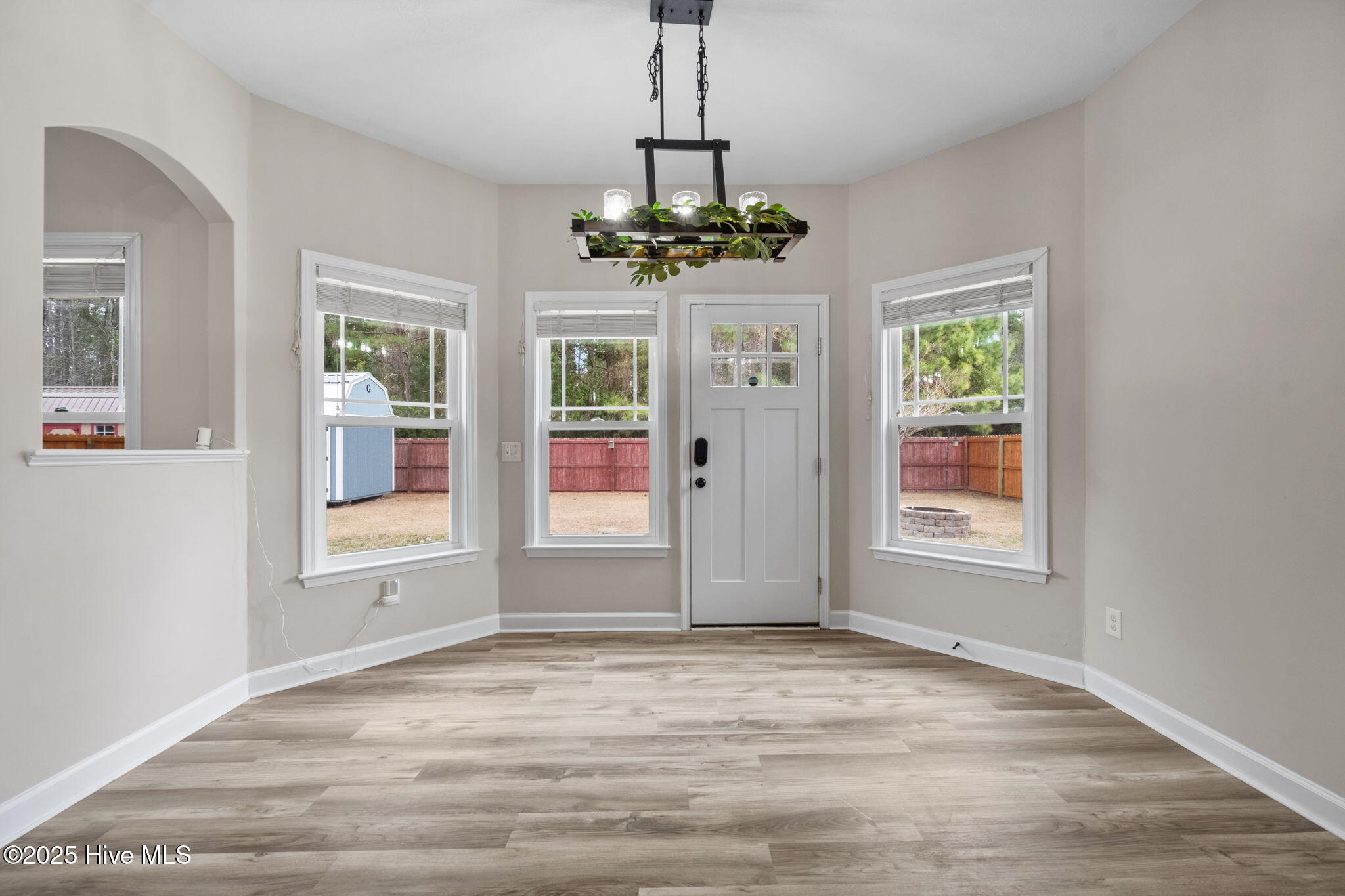 100546672 | Photo 13