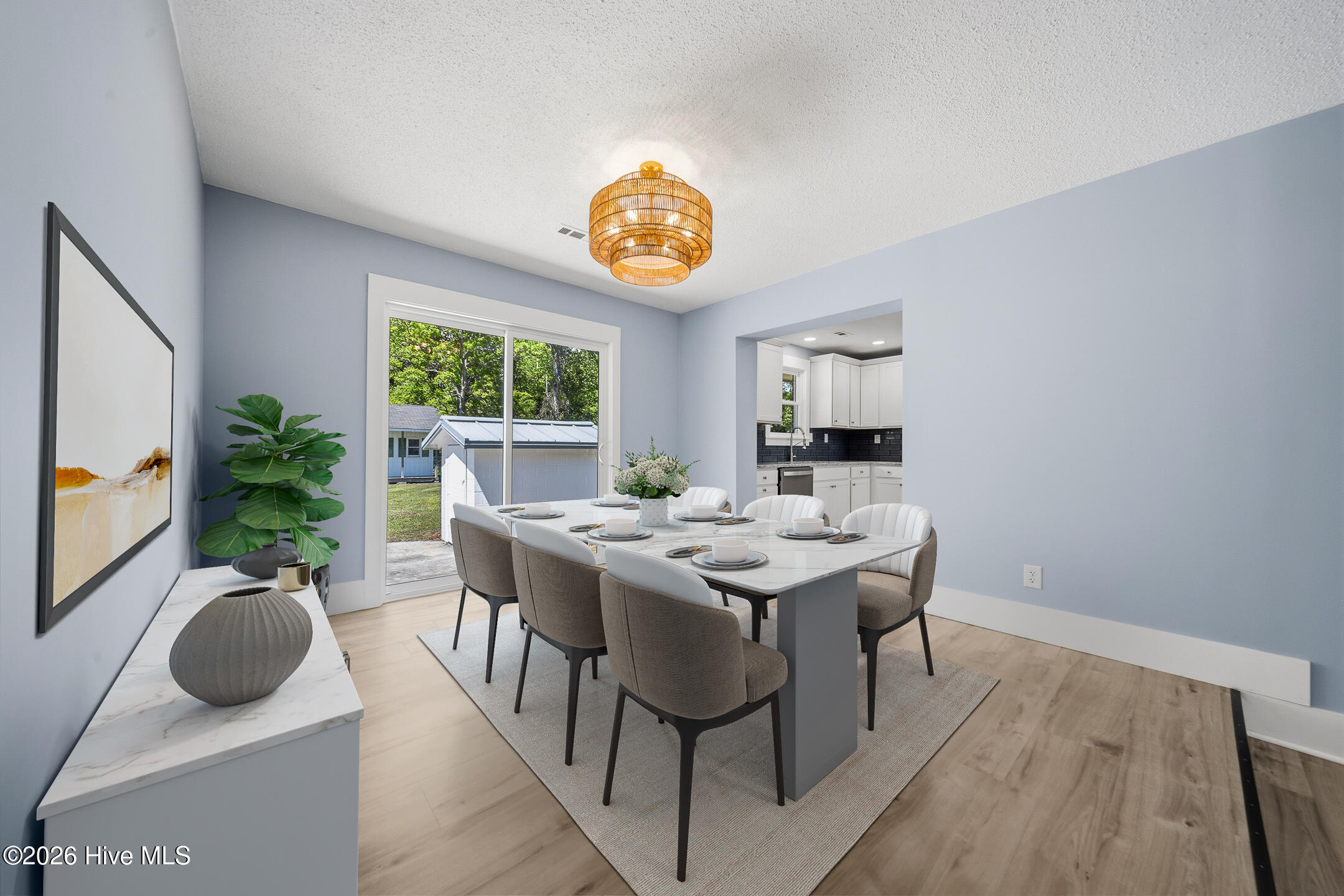 100570664 | Photo 19