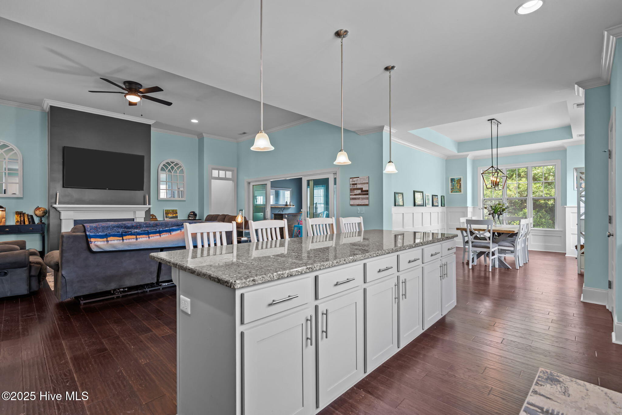 100525866 | Photo 10