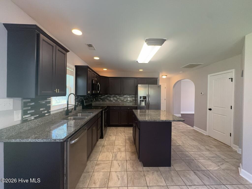 100561613 | Photo 10