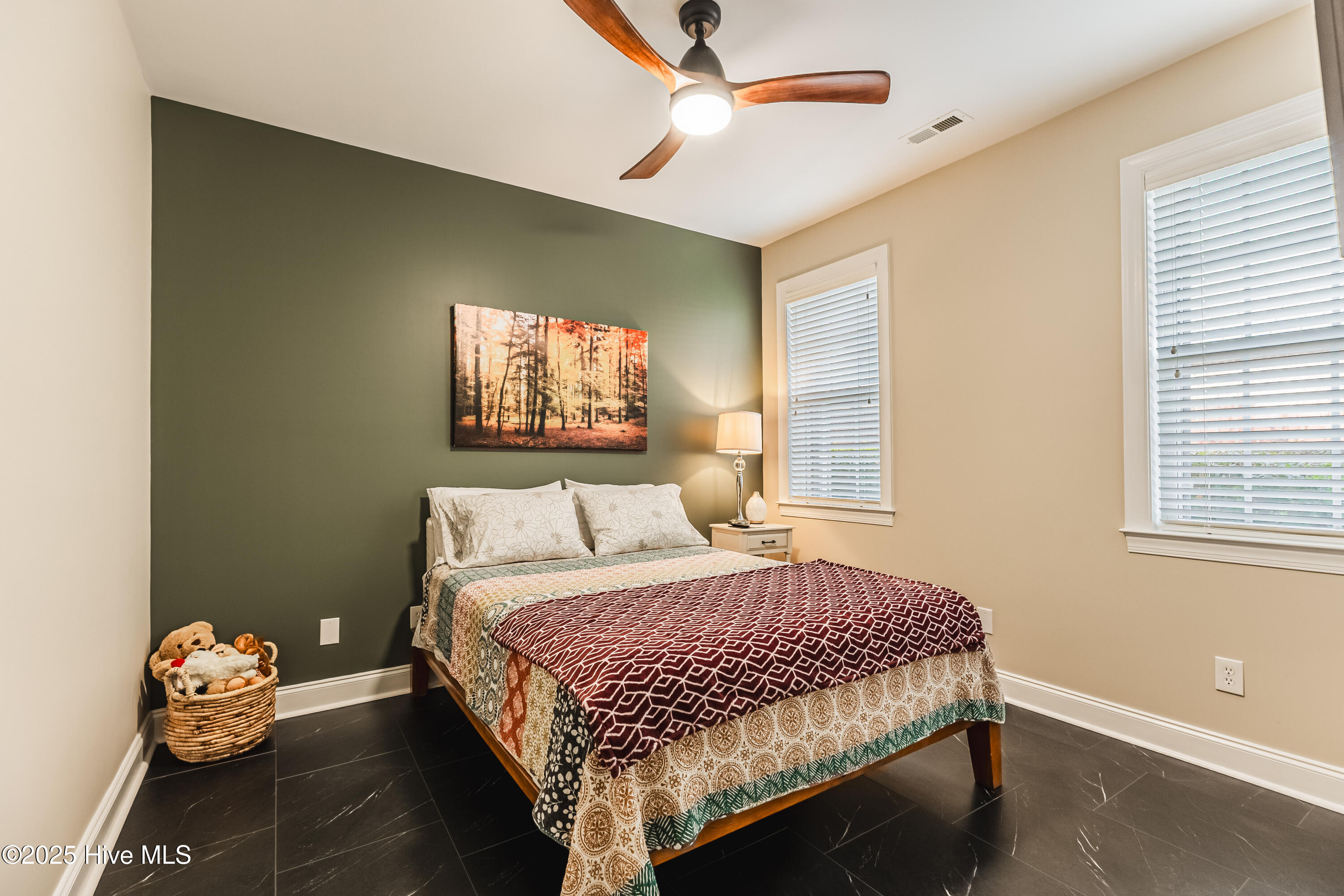 100542426 | Photo 29