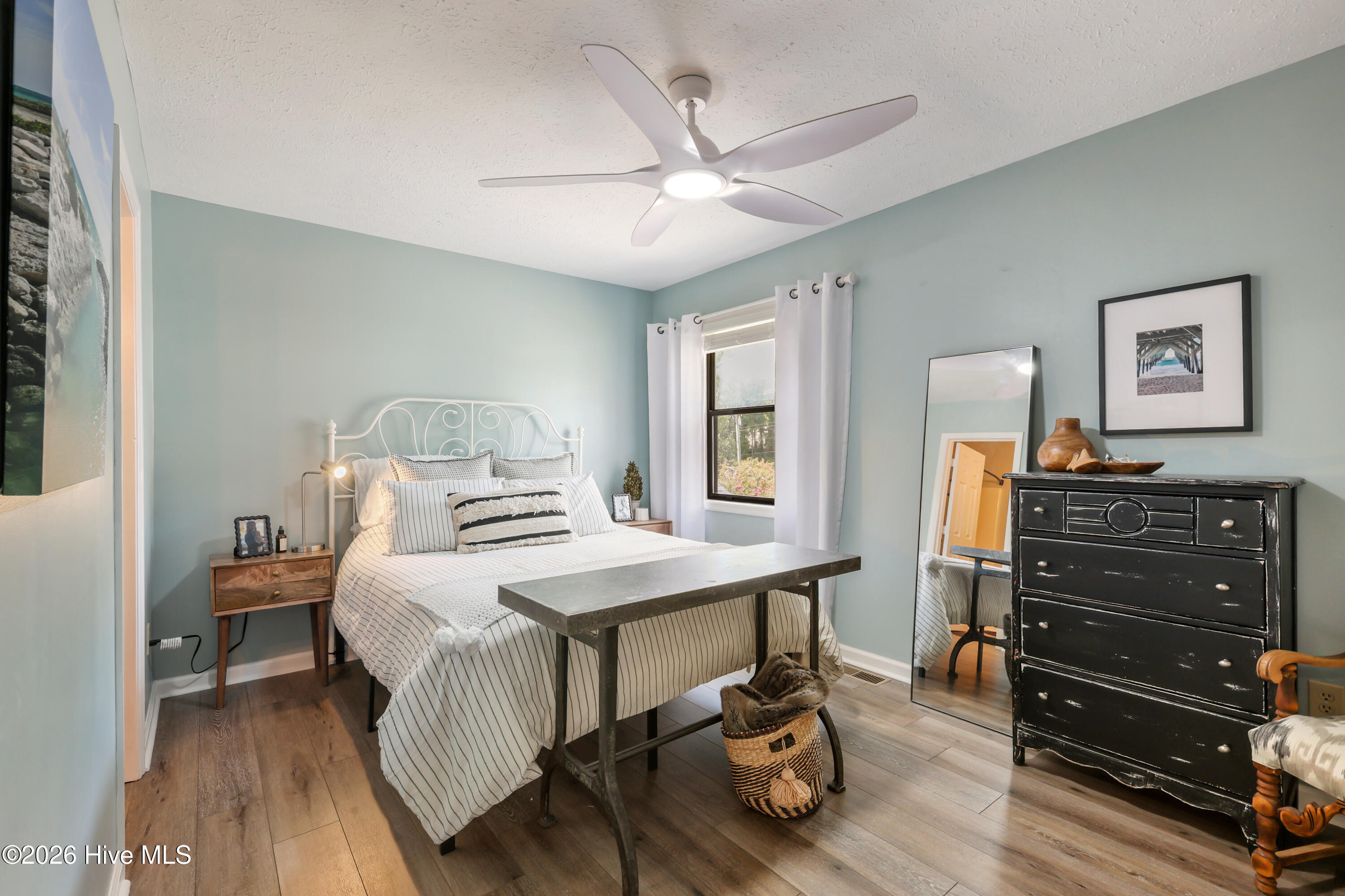 100563182 | Photo 18