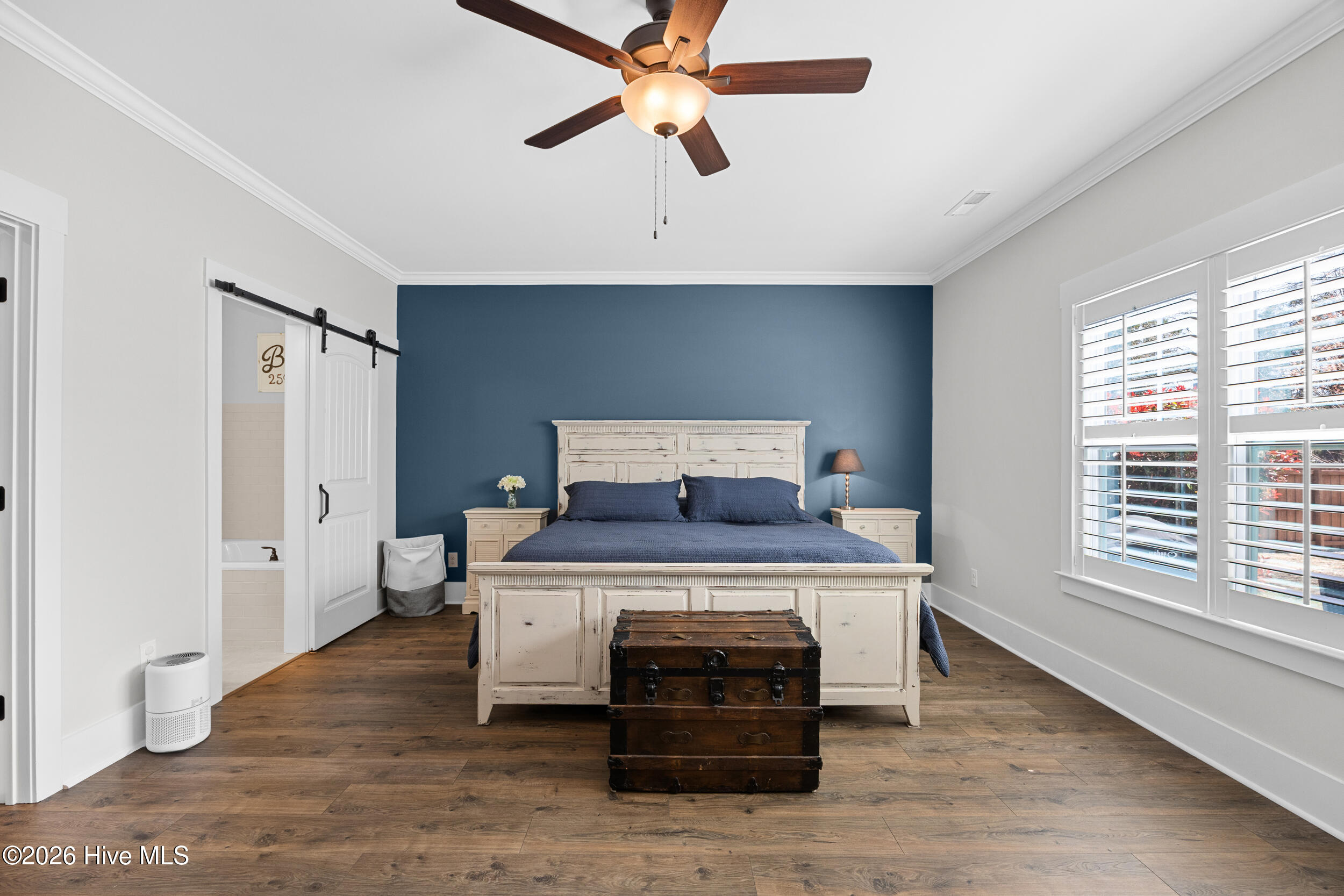 100564447 | Photo 18