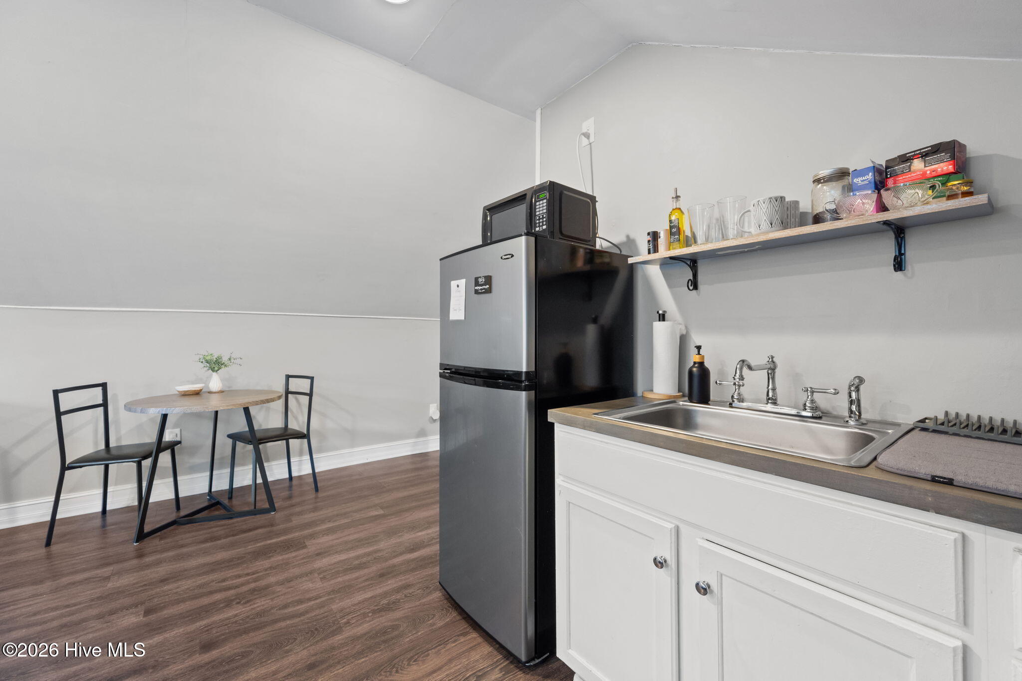 100555981 | Photo 34